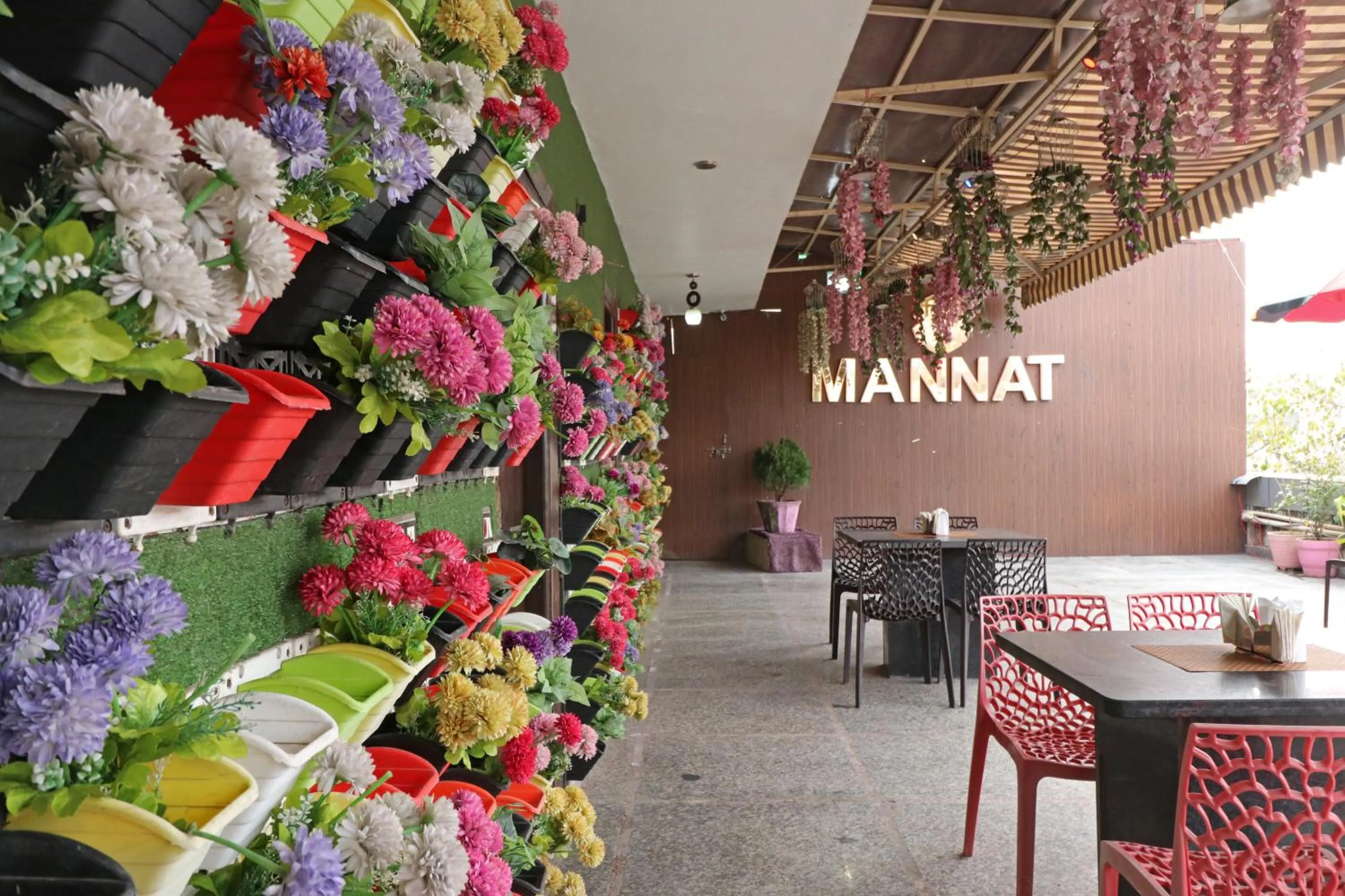 Restaurant/places to eat in Hotel Mannat international by Mannat