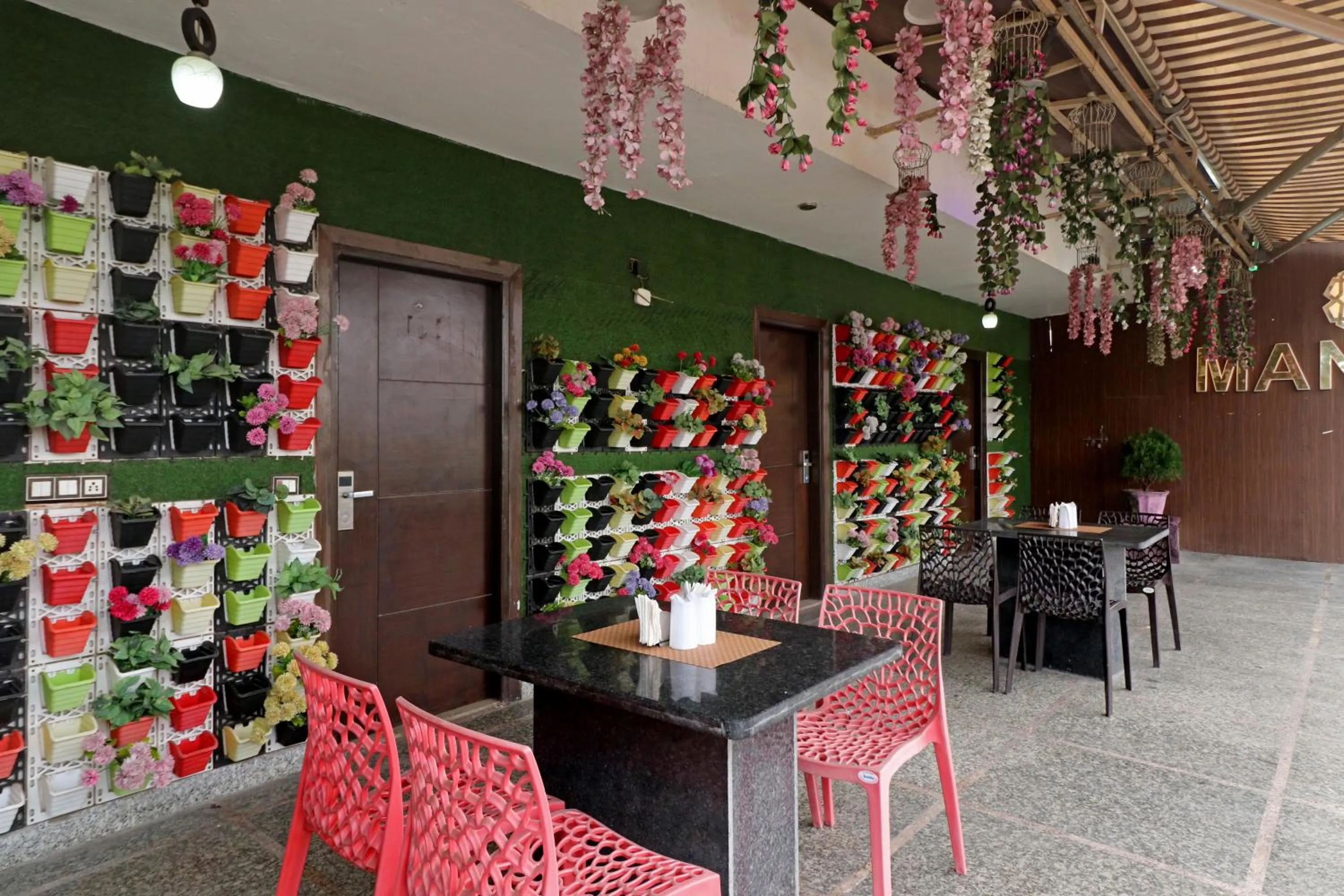 Food and drinks in Hotel Mannat international by Mannat