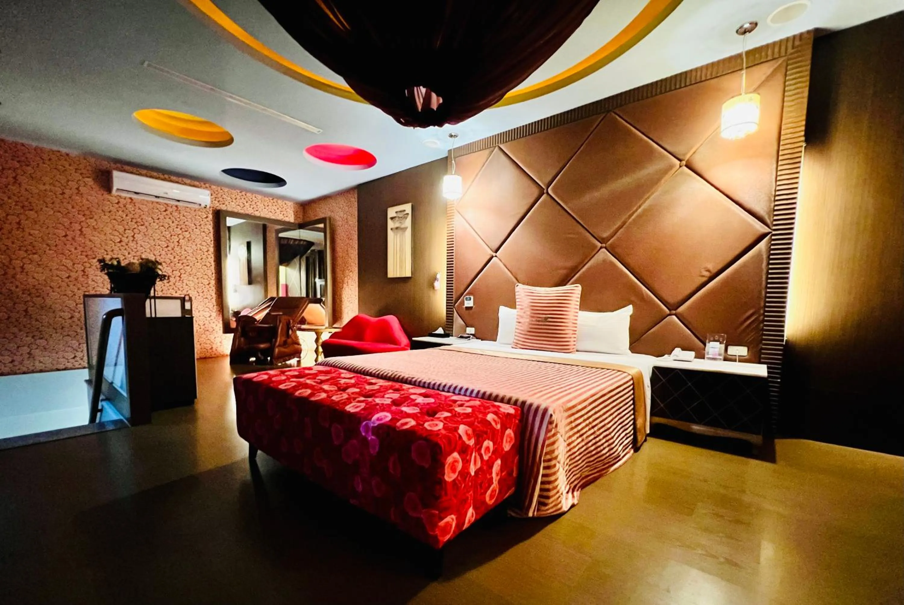 Bedroom, Bed in Motel Fabulous