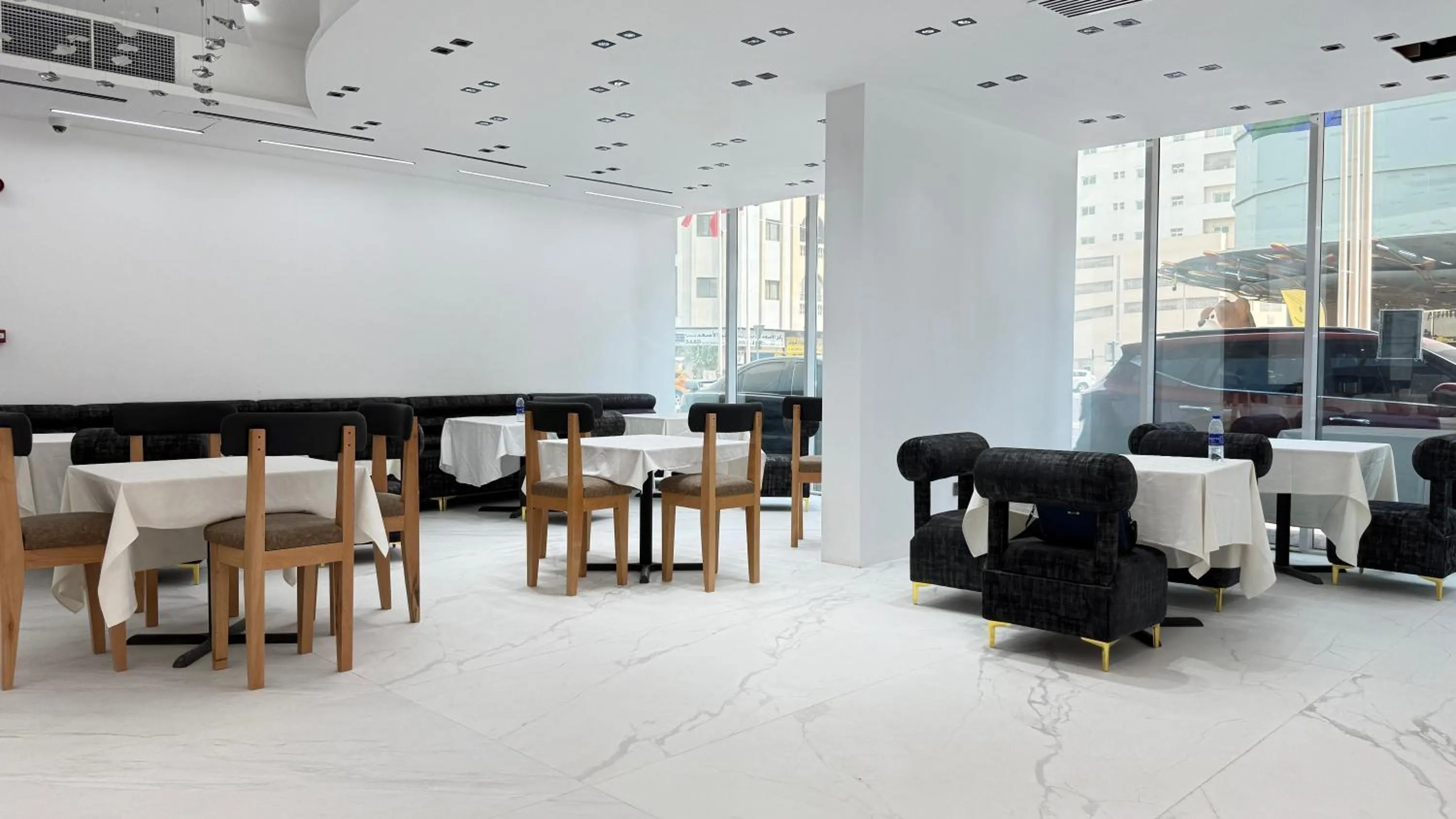 Restaurant/places to eat in Palette Sharjah Aparthotel formerly Royal Tulip