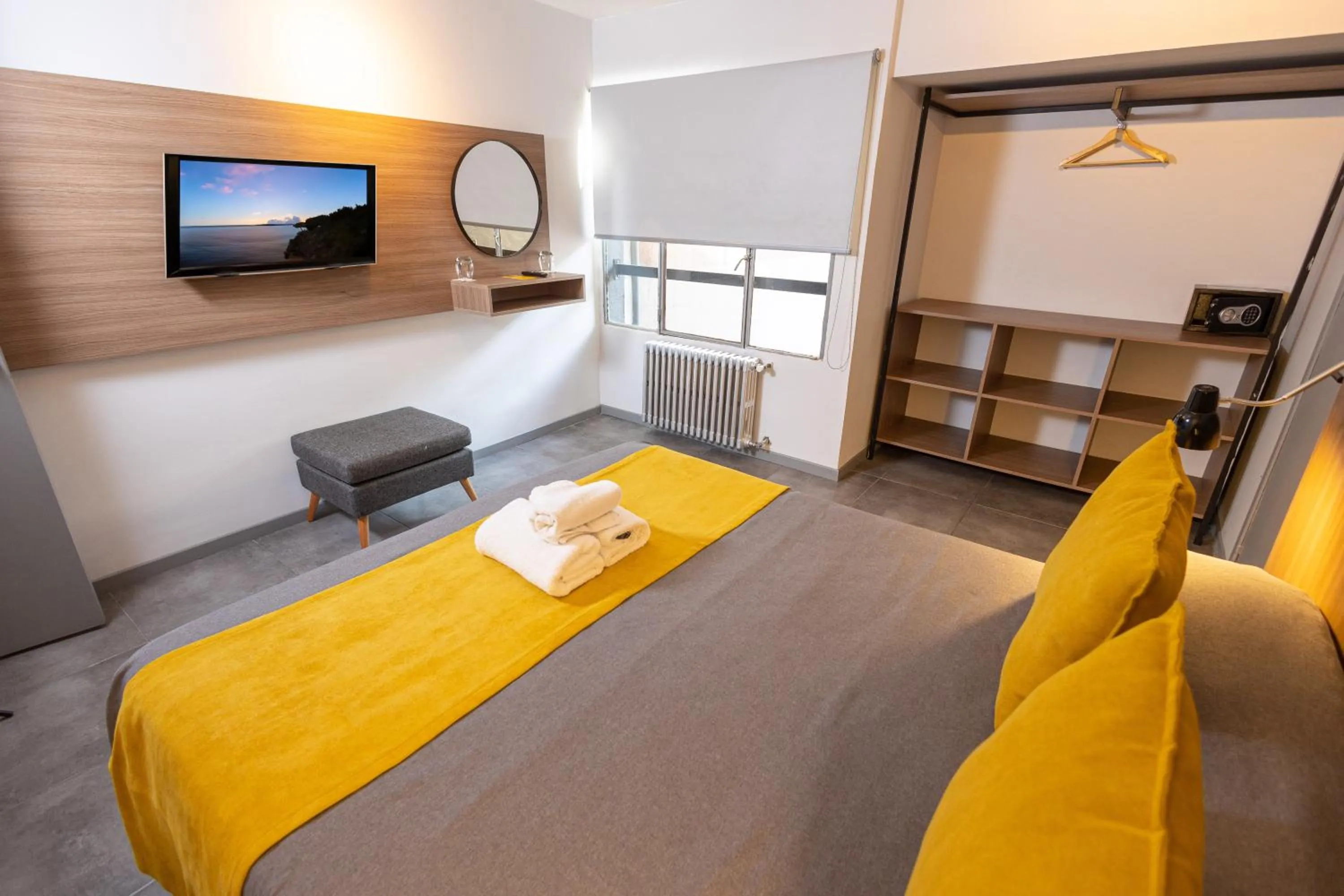 TV and multimedia, Bed in HOTEL CONCEPT BARILOCHE