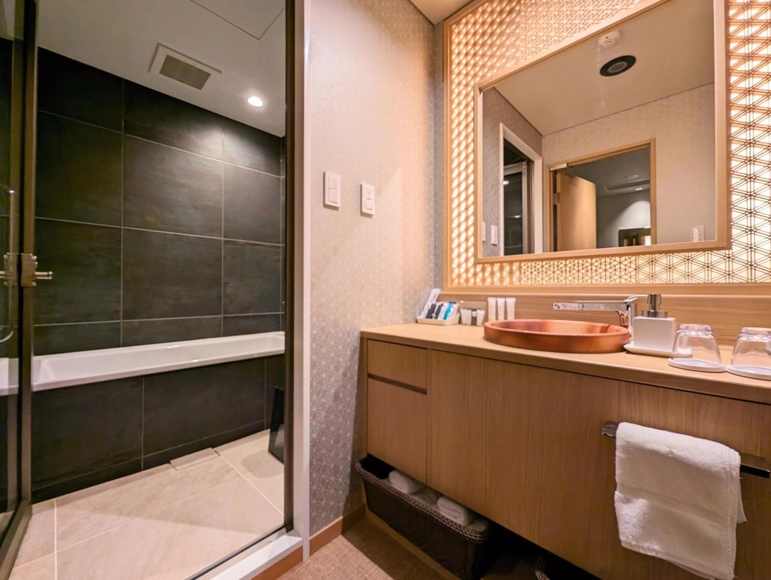 Bathroom in ひがし茶屋街らしく金沢 Hotel Rashiku kanazawa