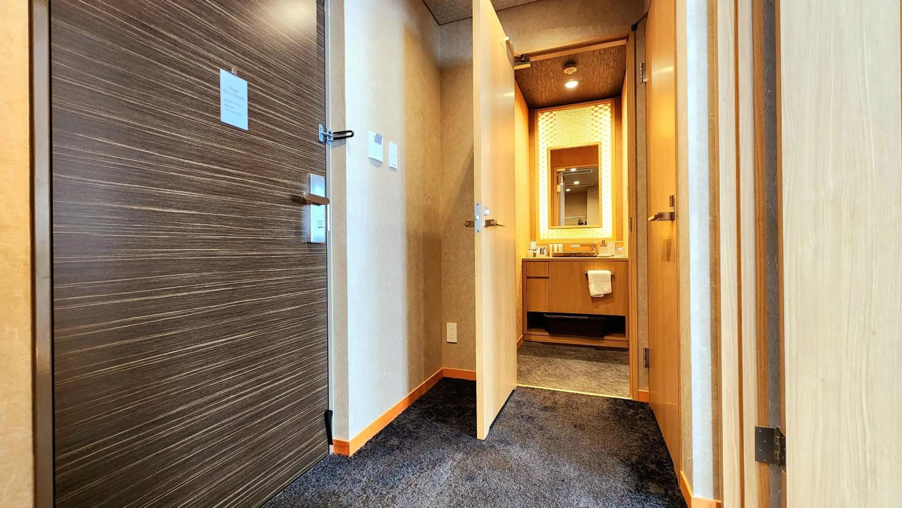 Bathroom in ひがし茶屋街らしく金沢 Hotel Rashiku kanazawa
