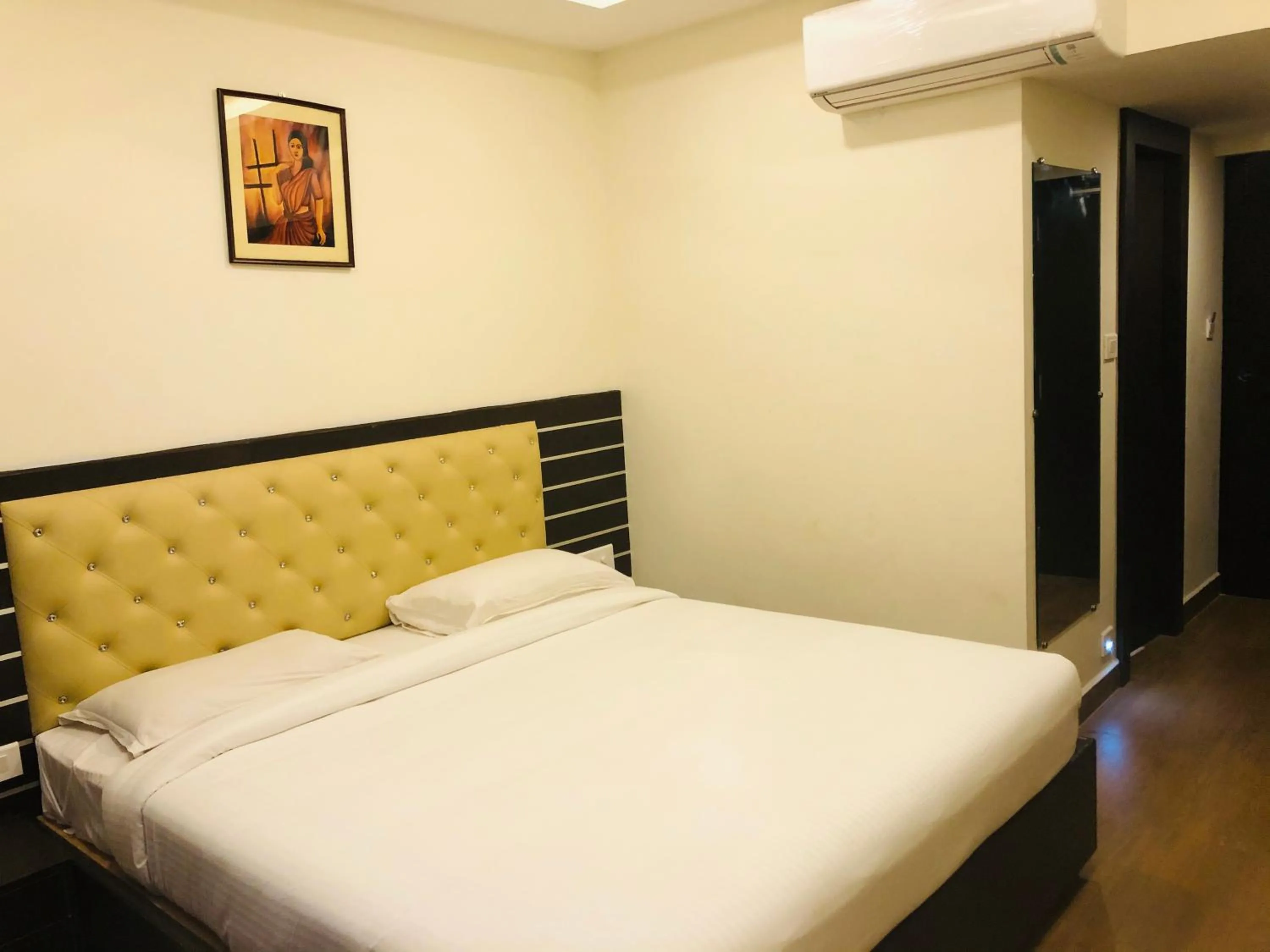 Bedroom in Golden Parrk