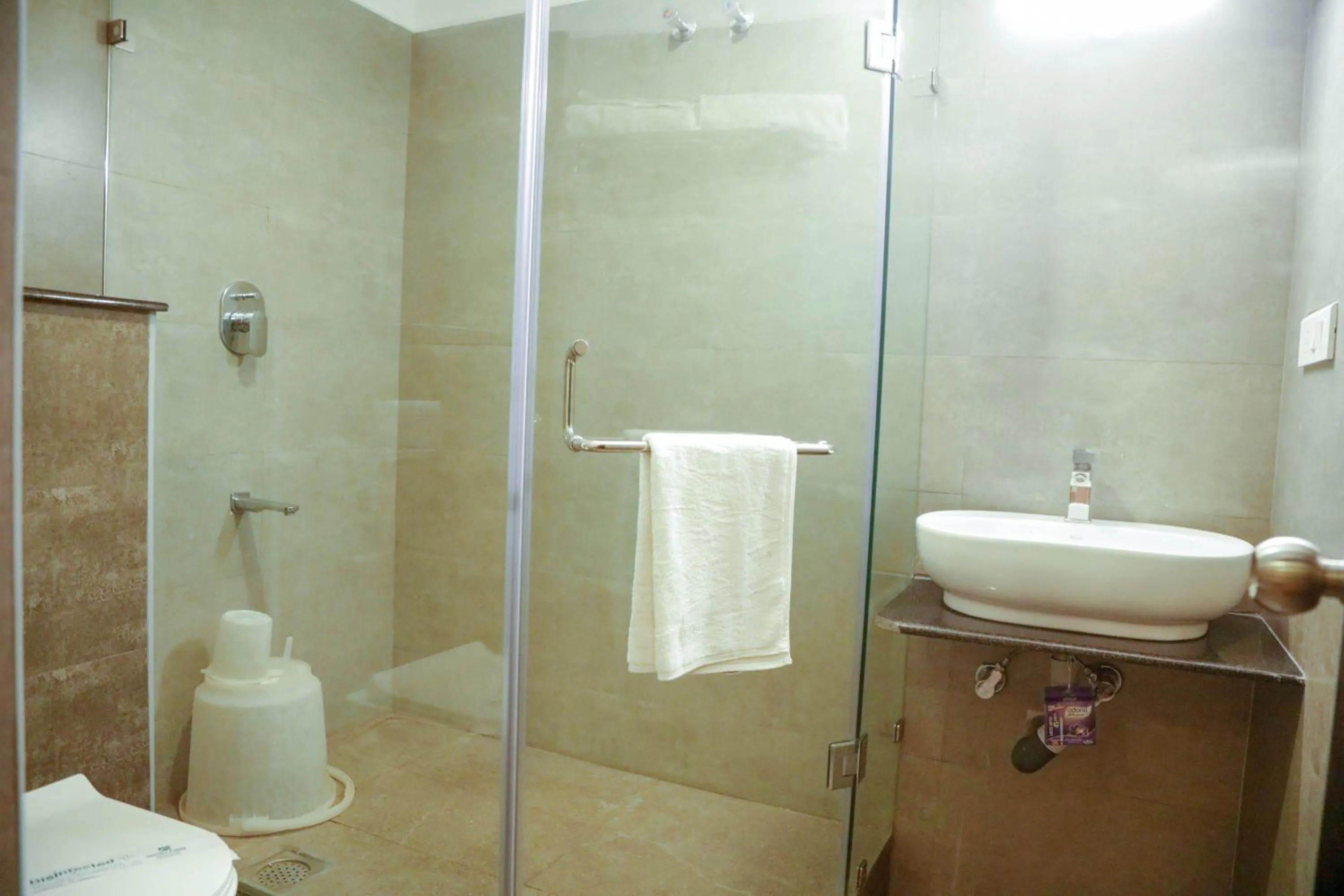 Bathroom in Golden Parrk