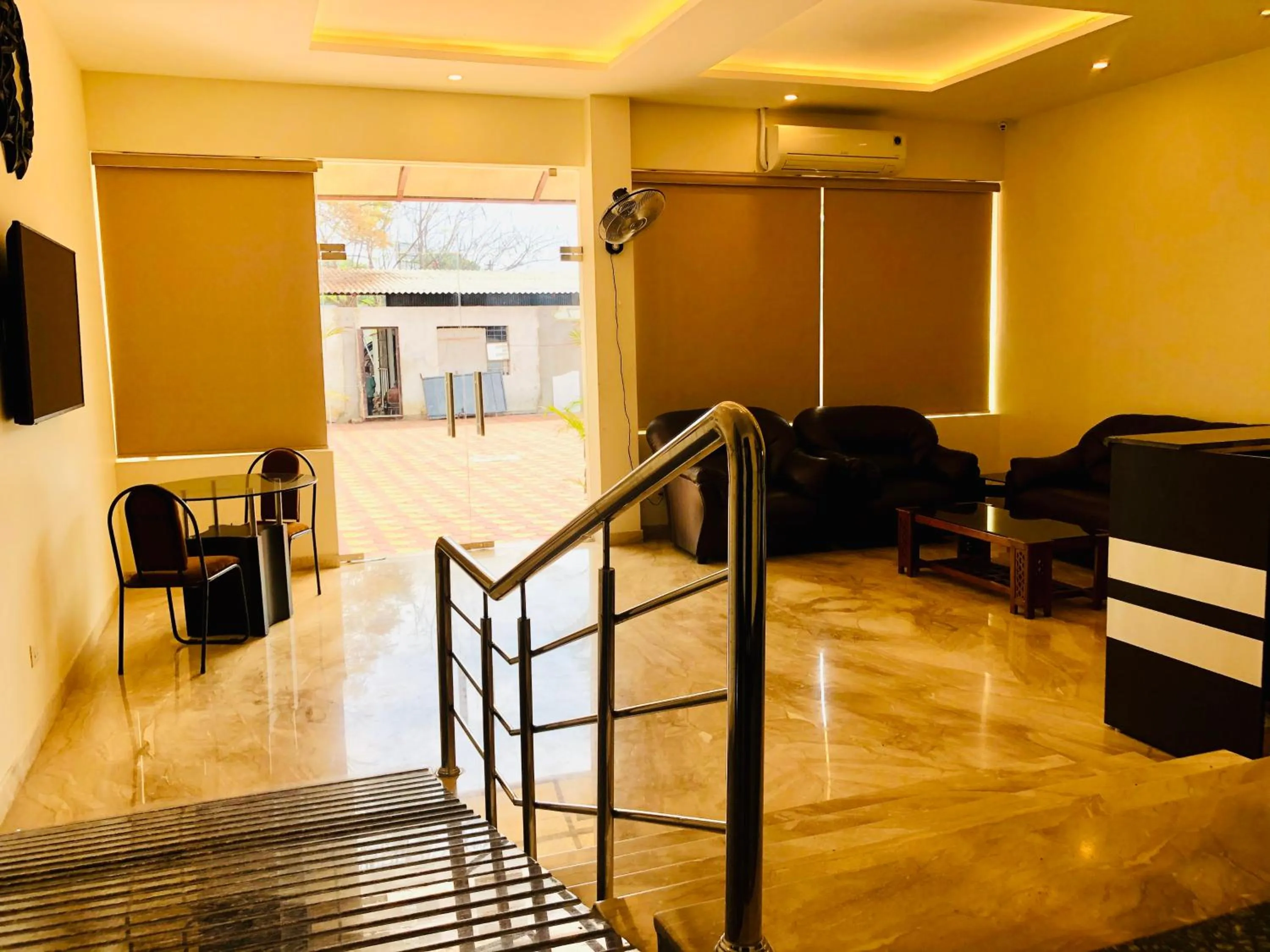 Living room in Golden Parrk