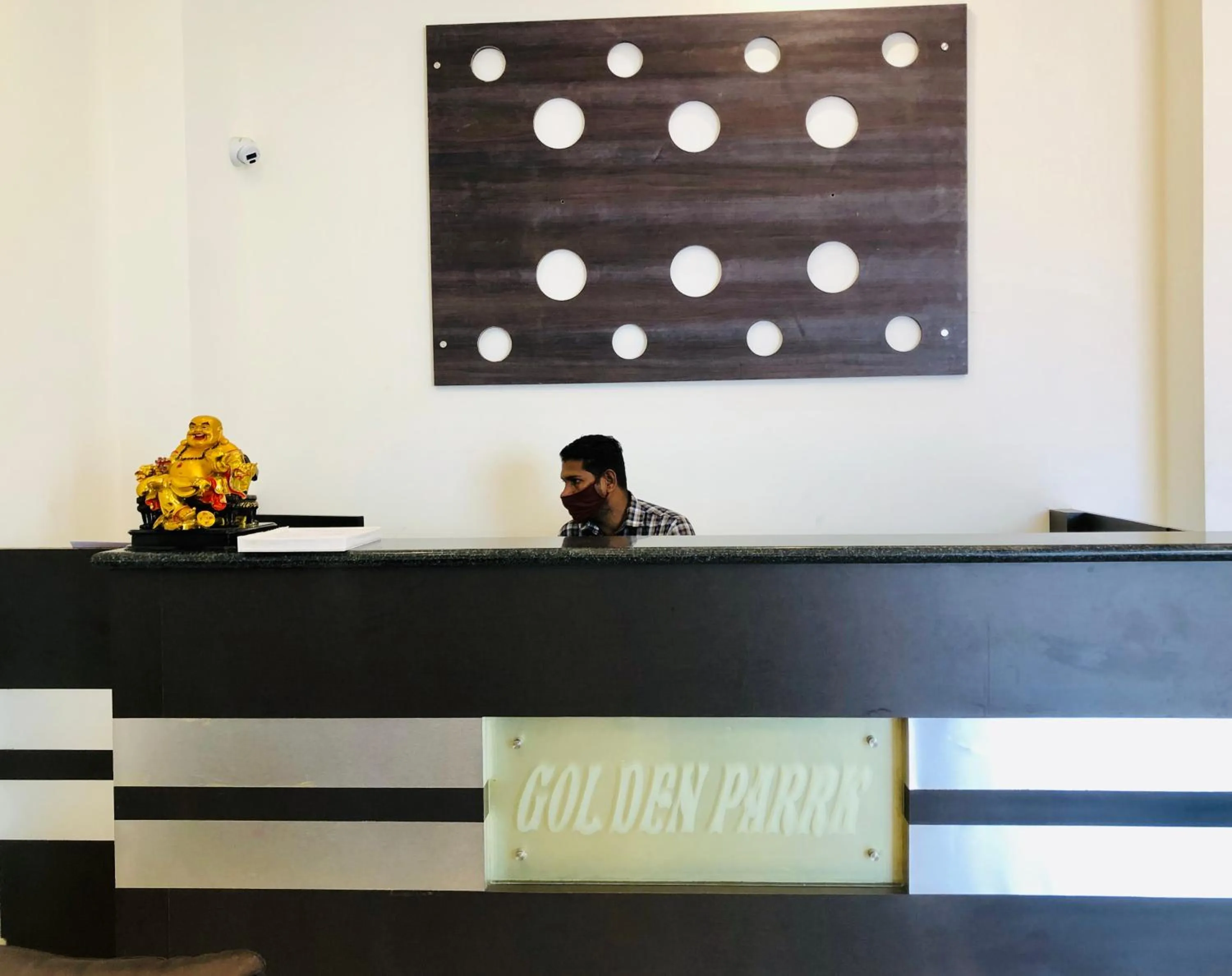 Staff in Golden Parrk