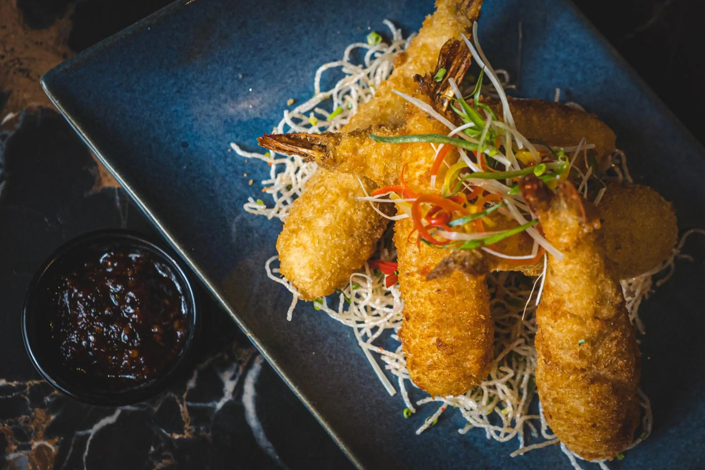 Restaurant/places to eat in Golden Parkk Hotel