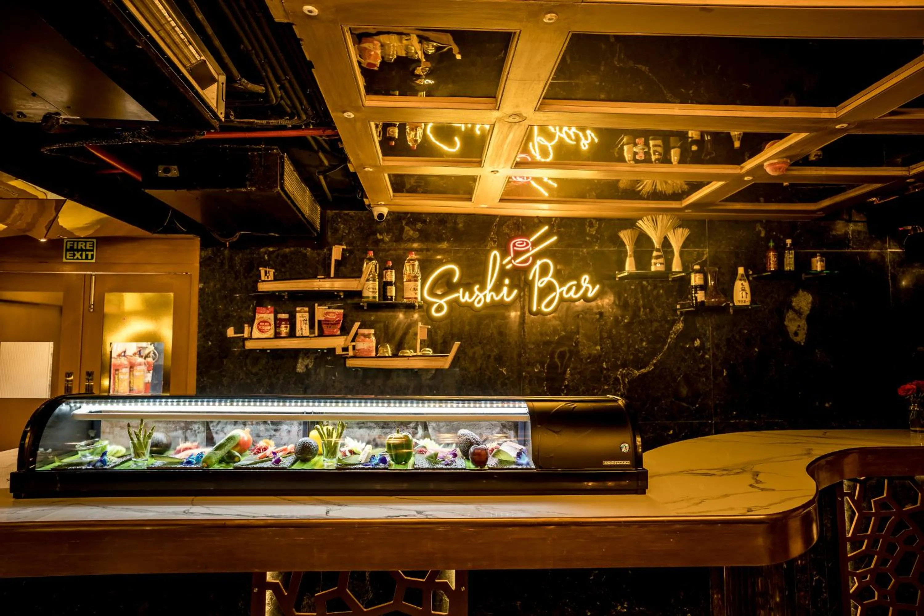 Restaurant/places to eat in Golden Parkk Hotel