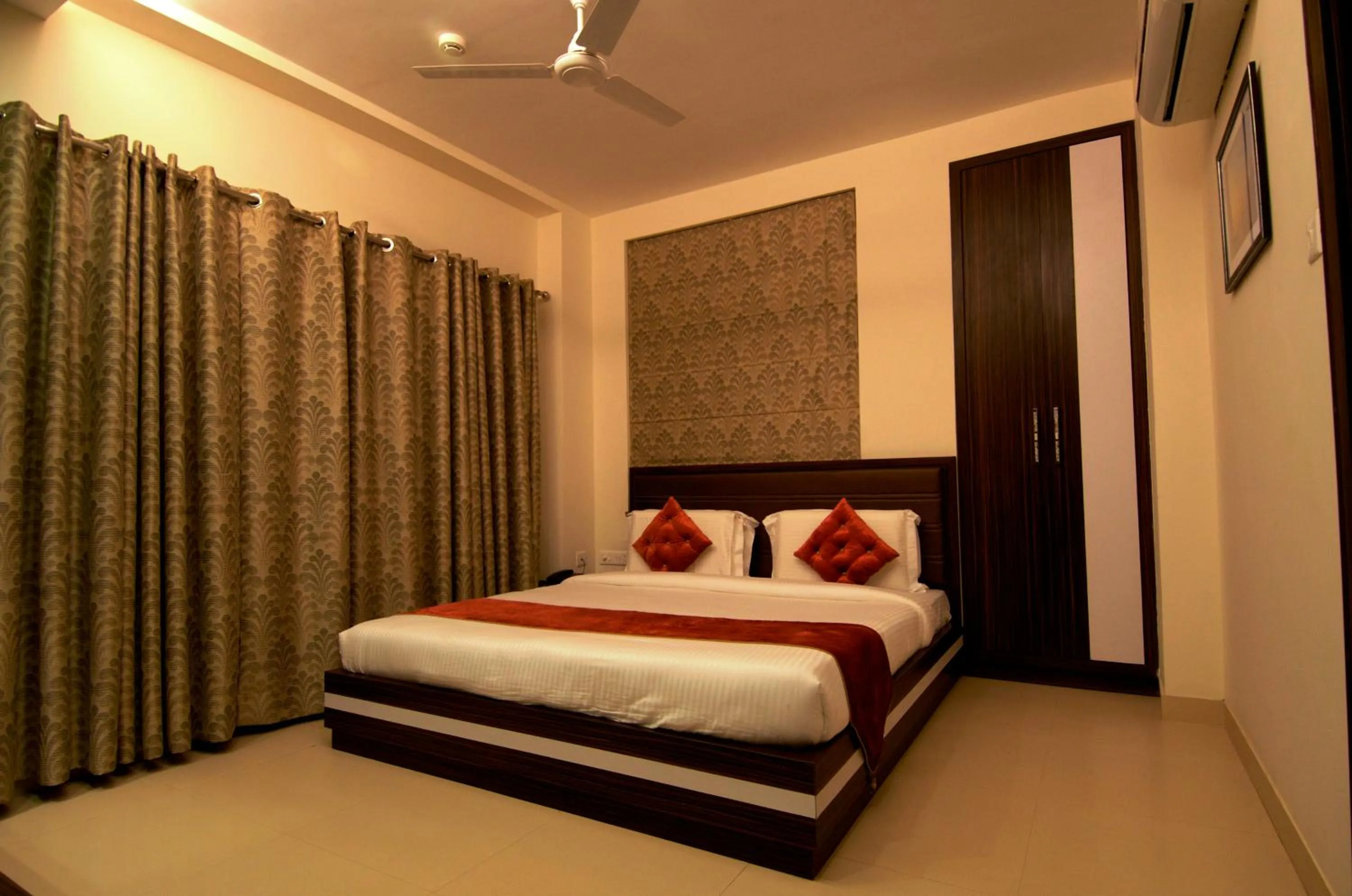 Bed in Hotel Premiere Villa