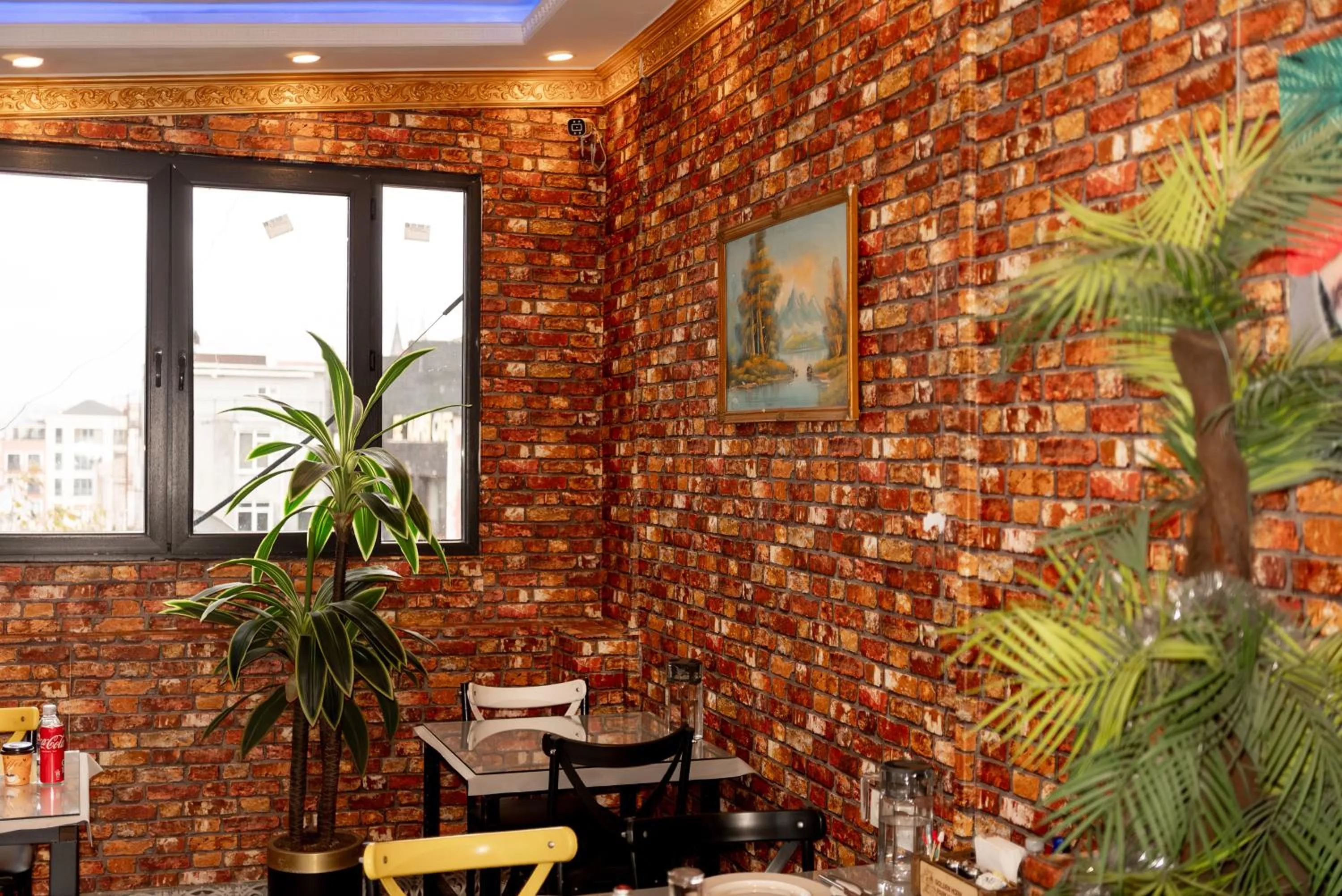 Restaurant/places to eat in Golden Horn Park Hotel