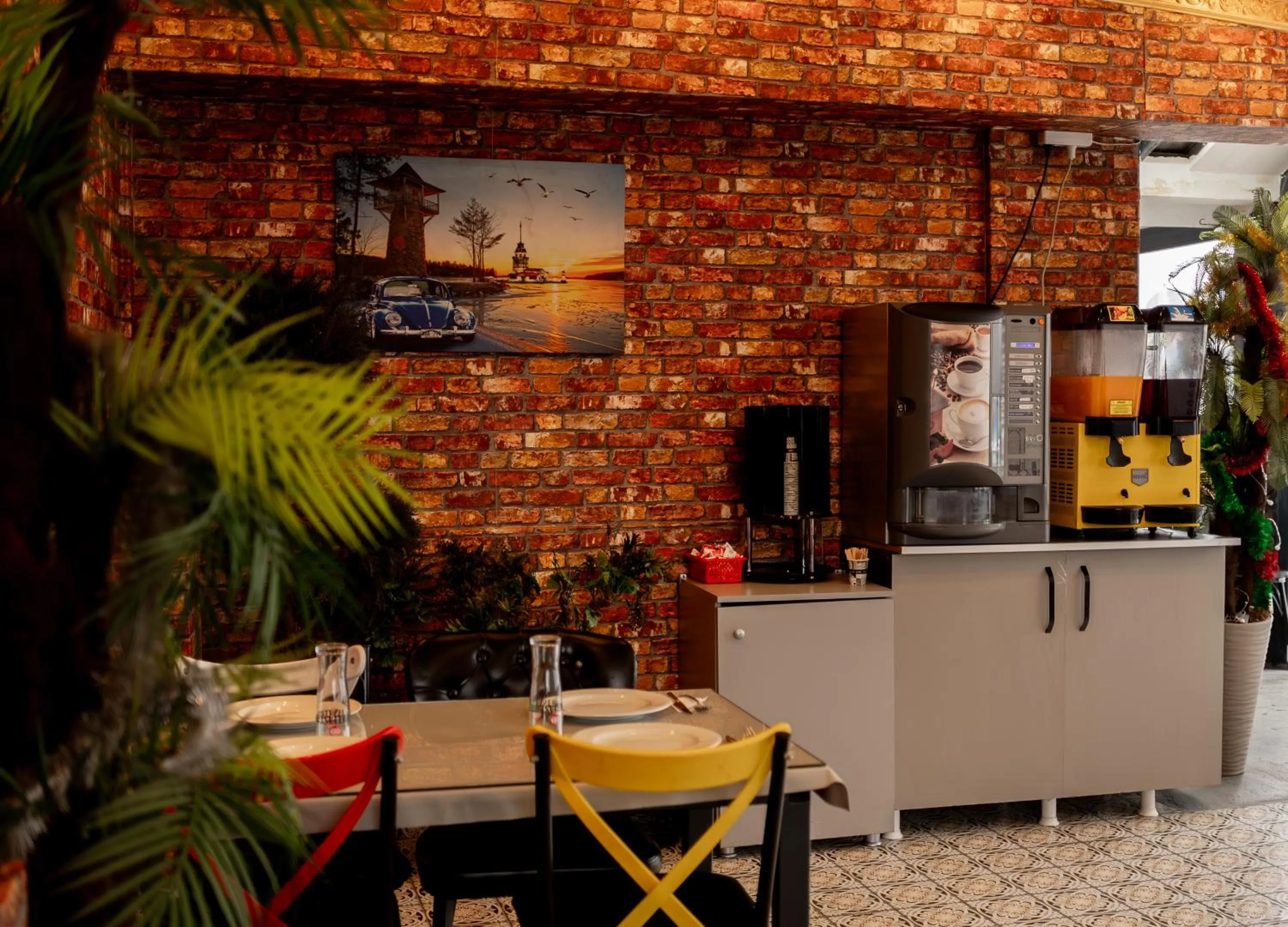 Restaurant/places to eat in Golden Horn Park Hotel