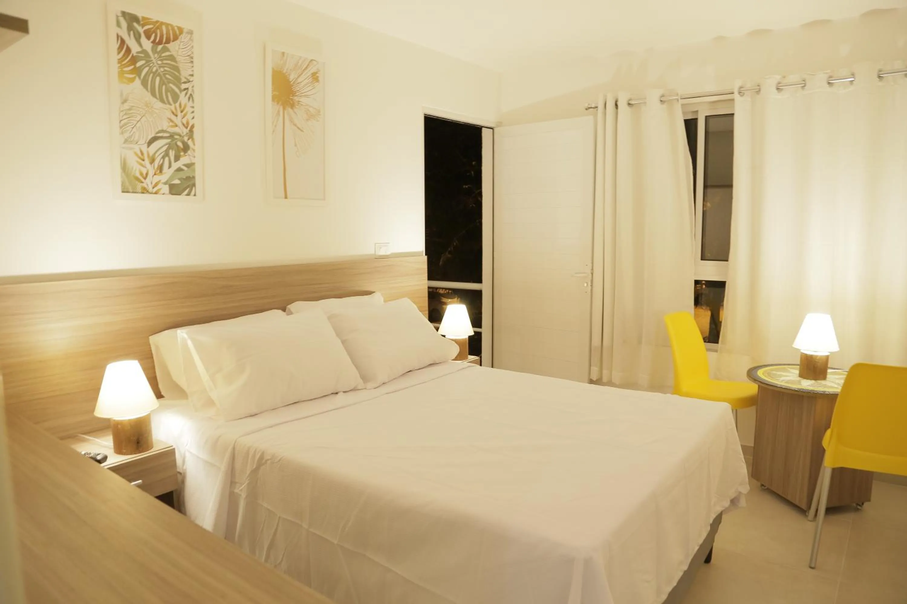 Photo of the whole room, Bed in Flats Angatu Porto de Galinhas PE