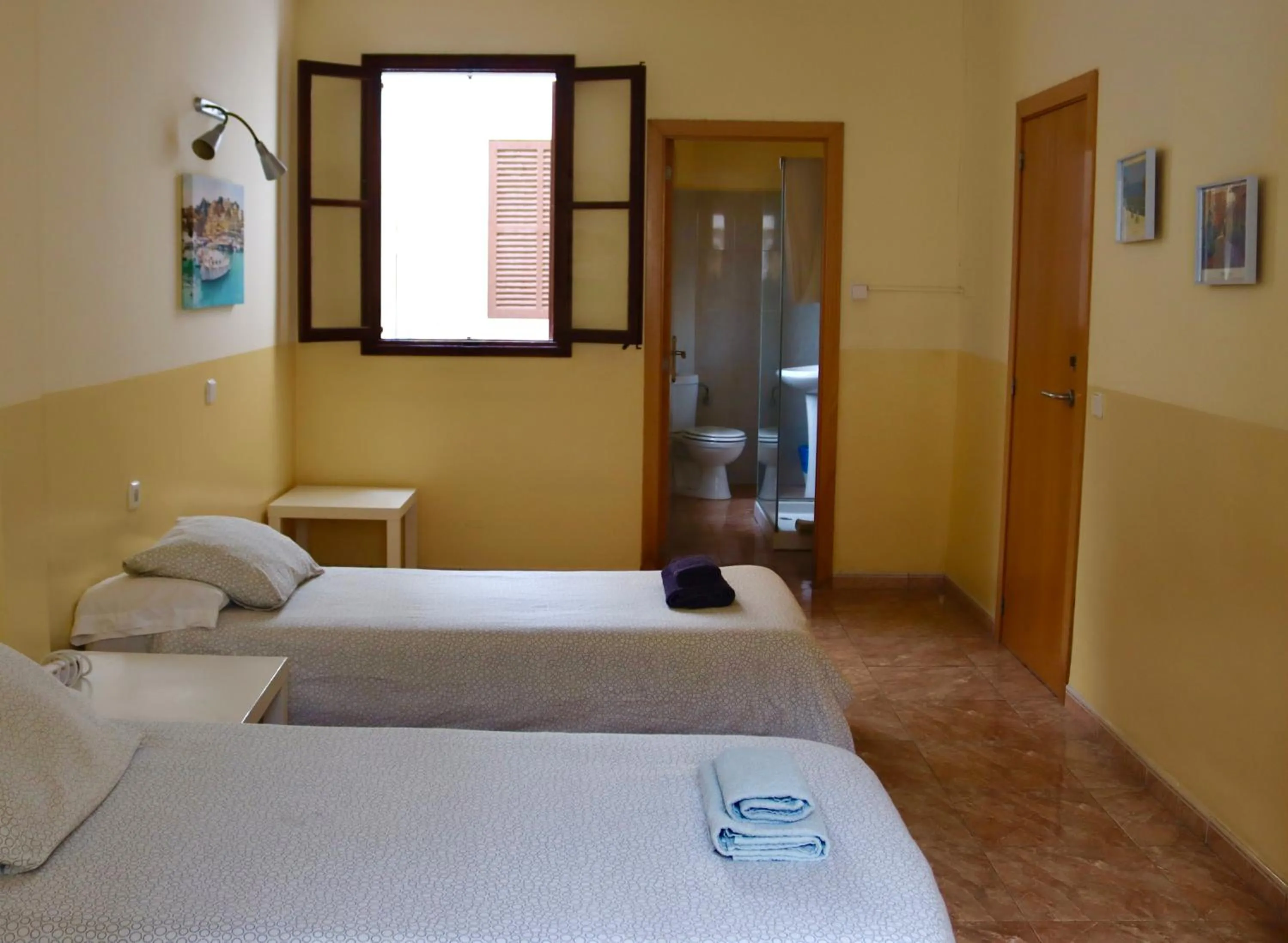 Bed in Hostal Atlanta