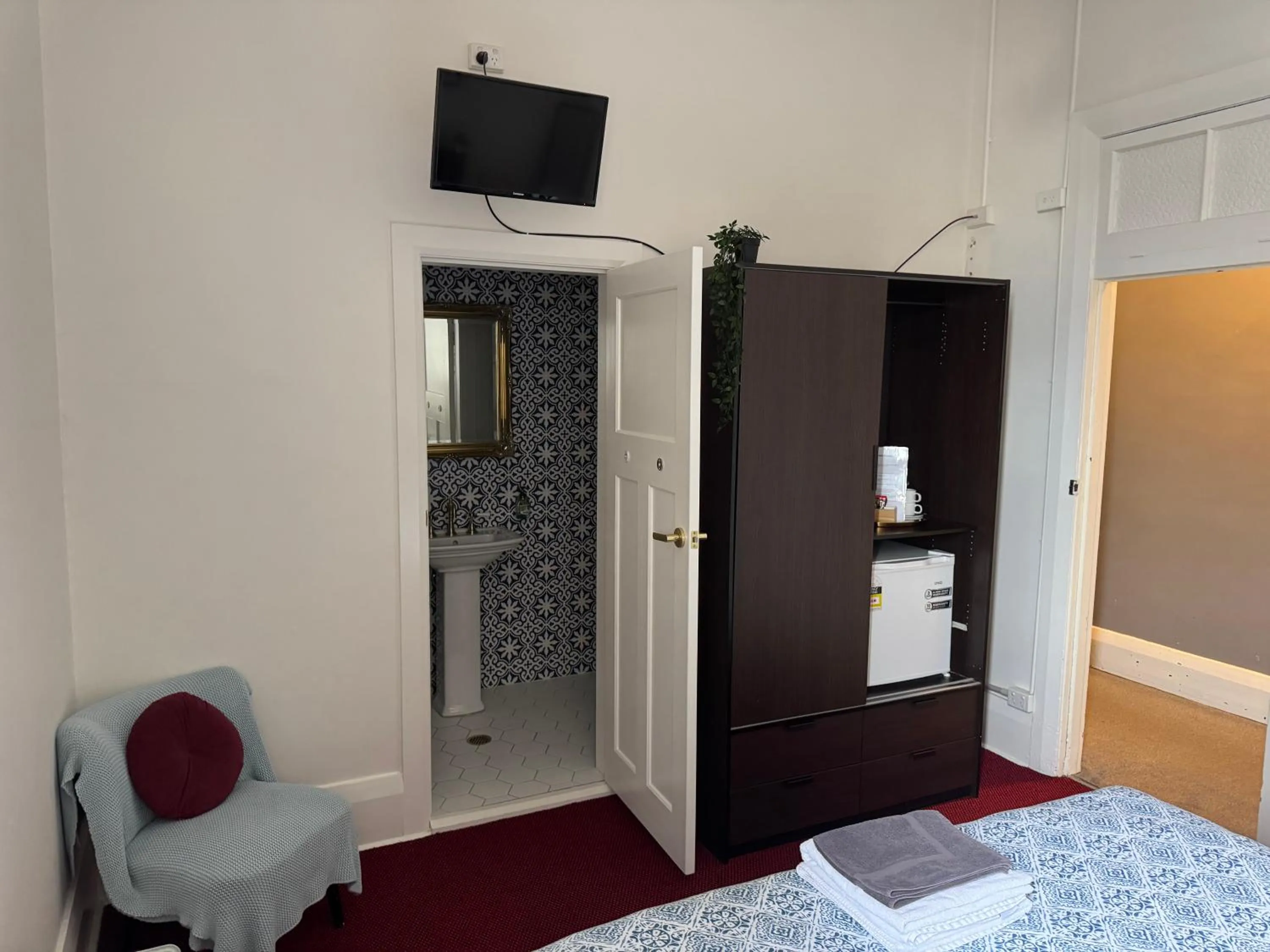 Bed in The Royal Mail Hotel Braidwood