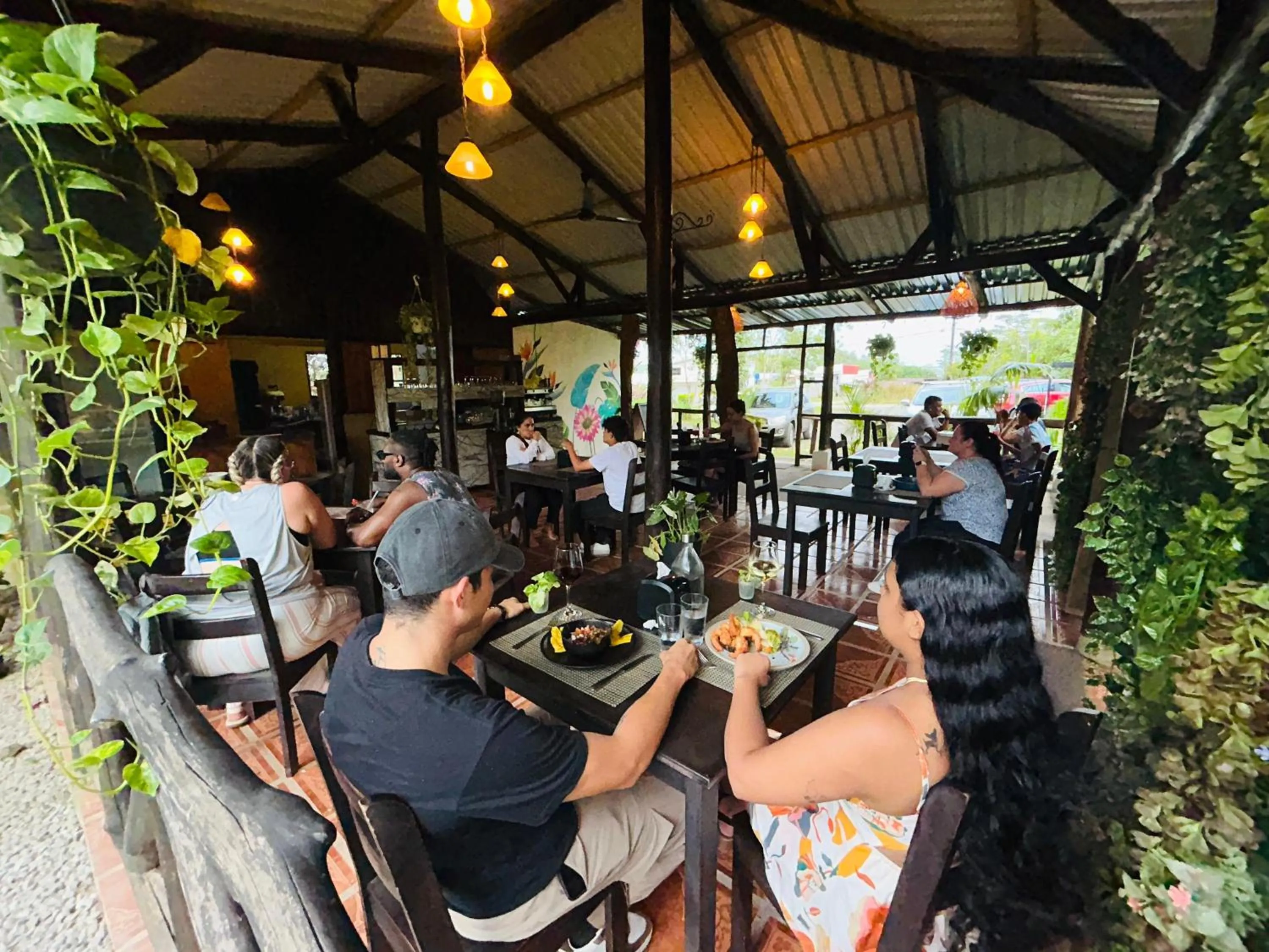 Restaurant/places to eat in Casona Rústica & Bungalow