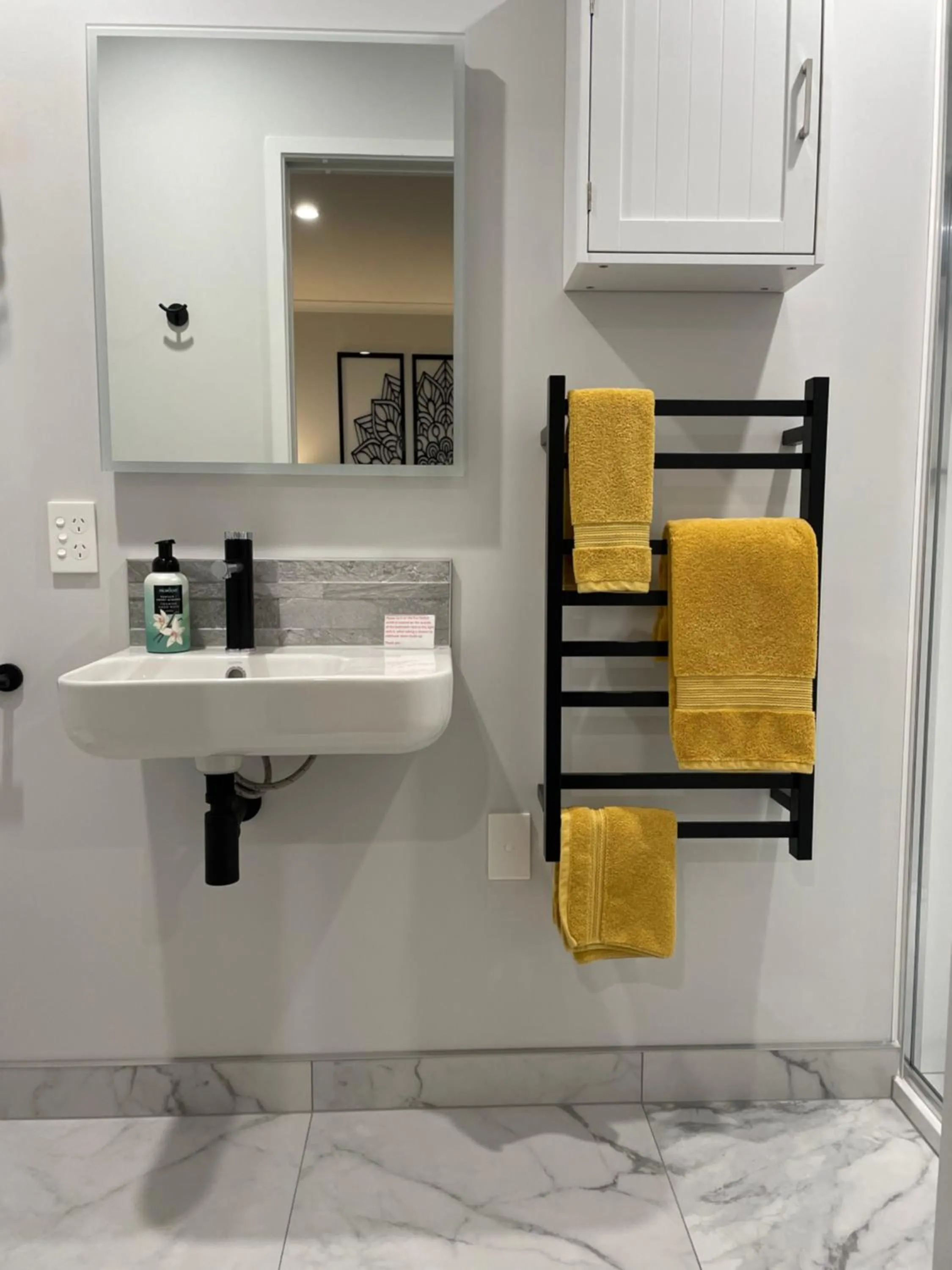 Bathroom in Veld View Bed and Breakfast