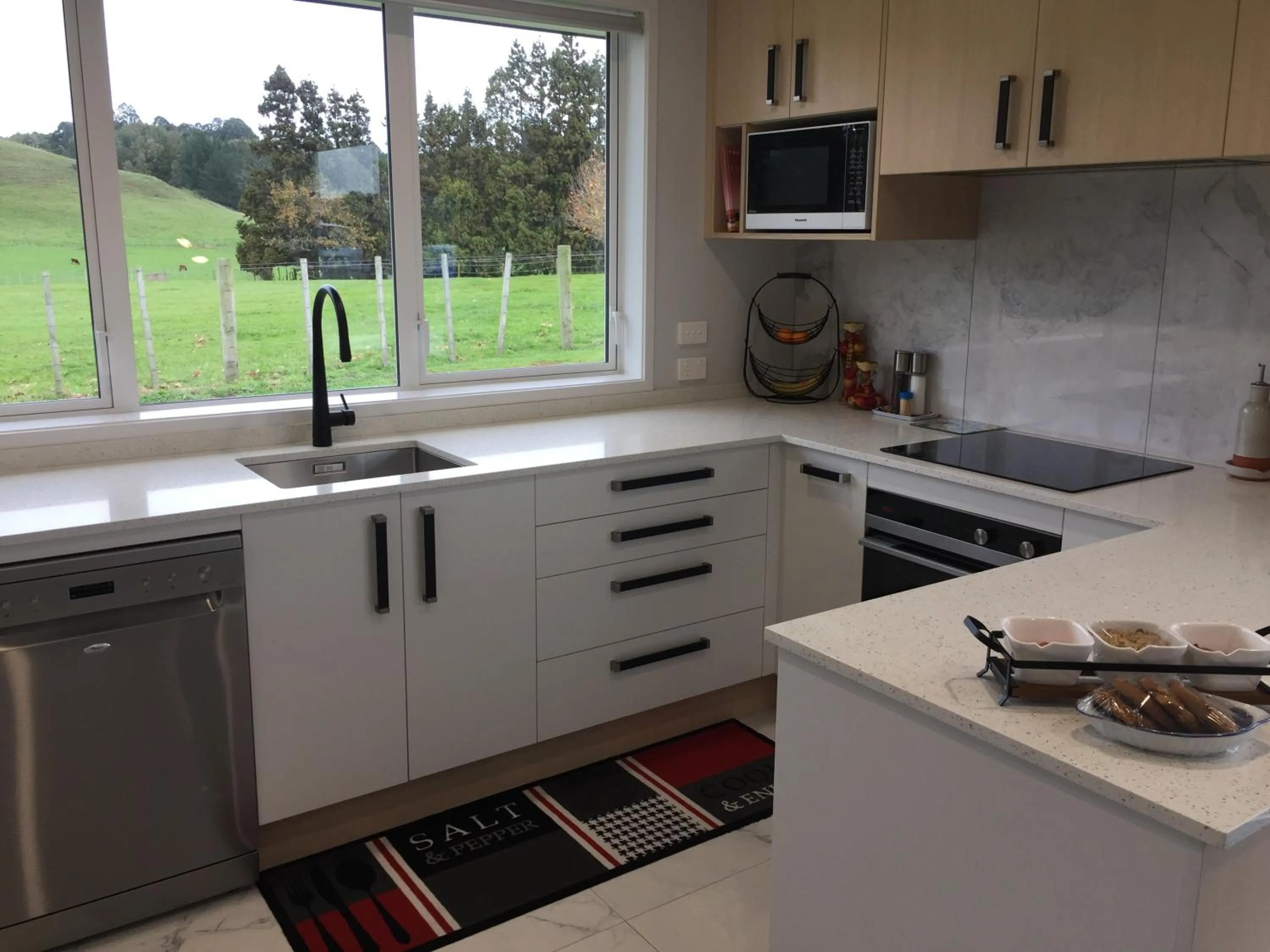 Kitchen or kitchenette in Veld View Bed and Breakfast