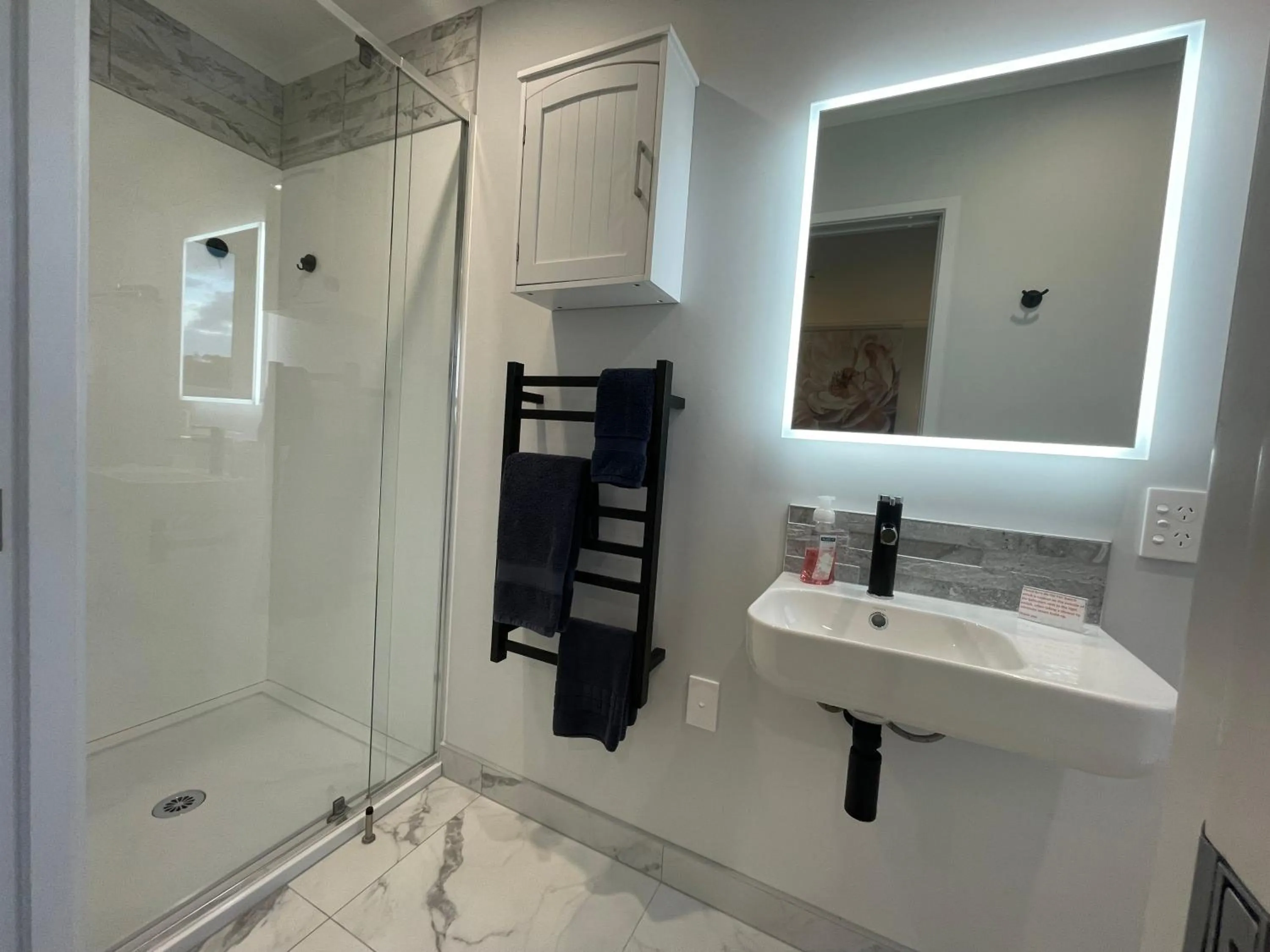 Bathroom in Veld View Bed and Breakfast