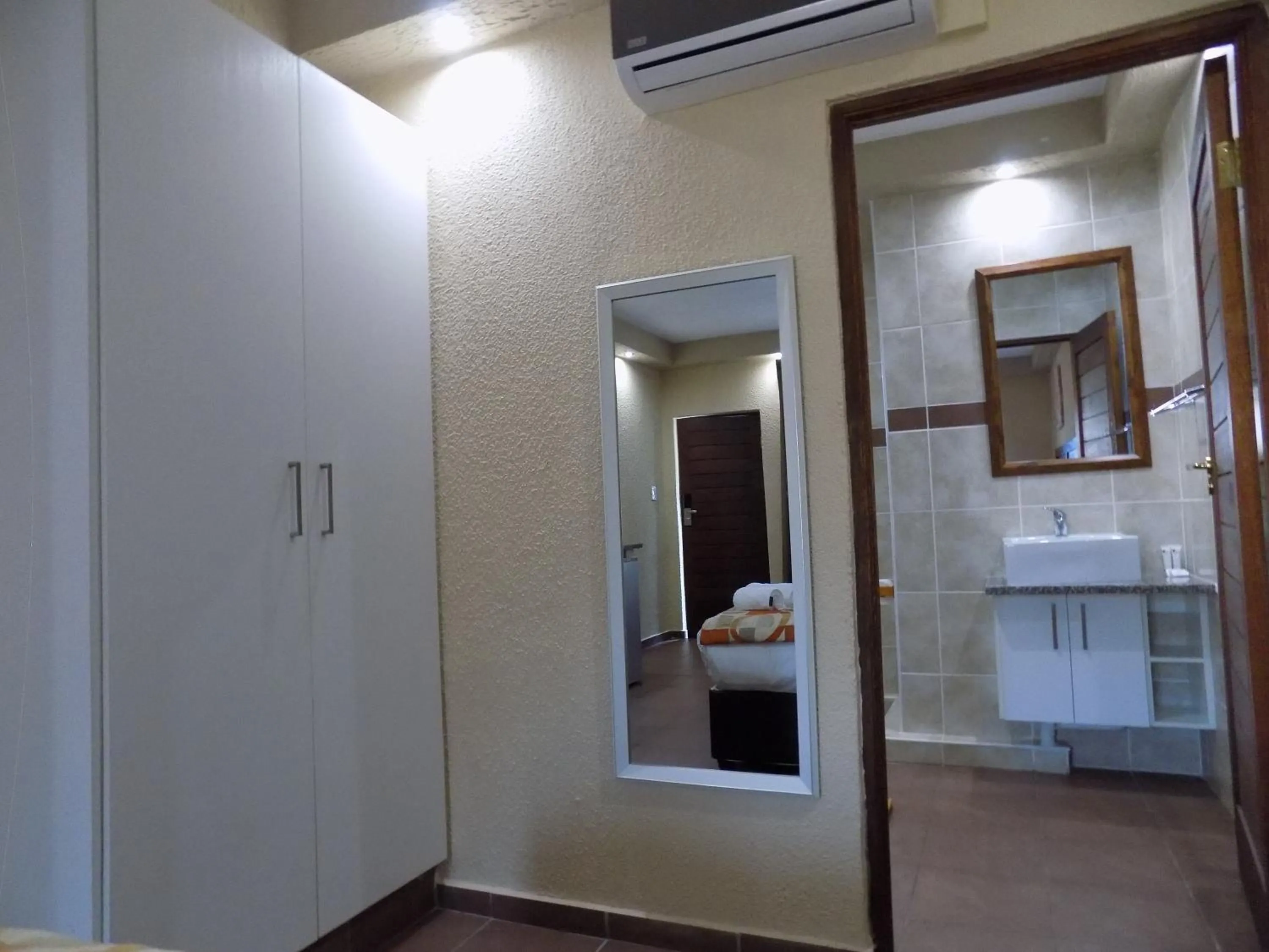 Property building in Margate Beach Lodge