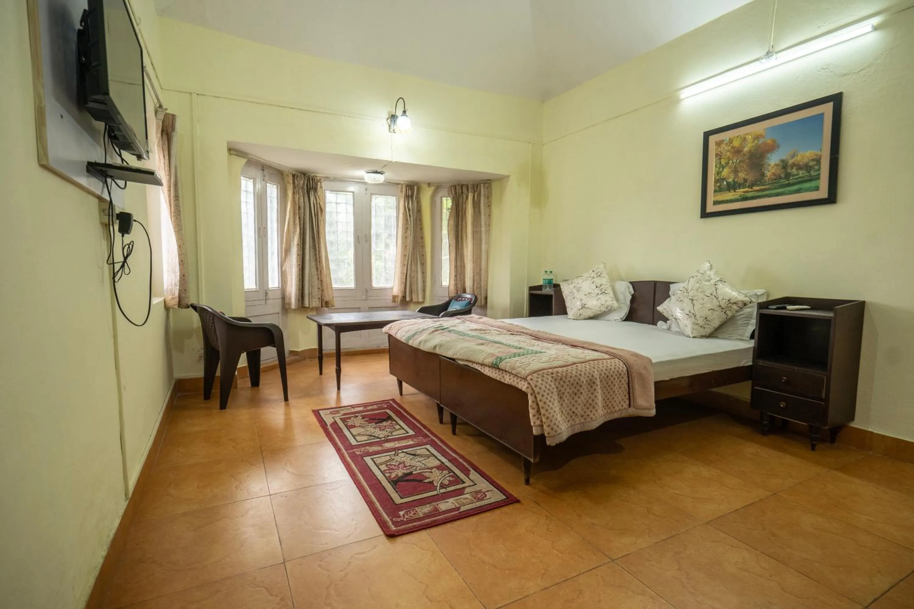 Bedroom, Bed in The Golden Sunrise Hotel