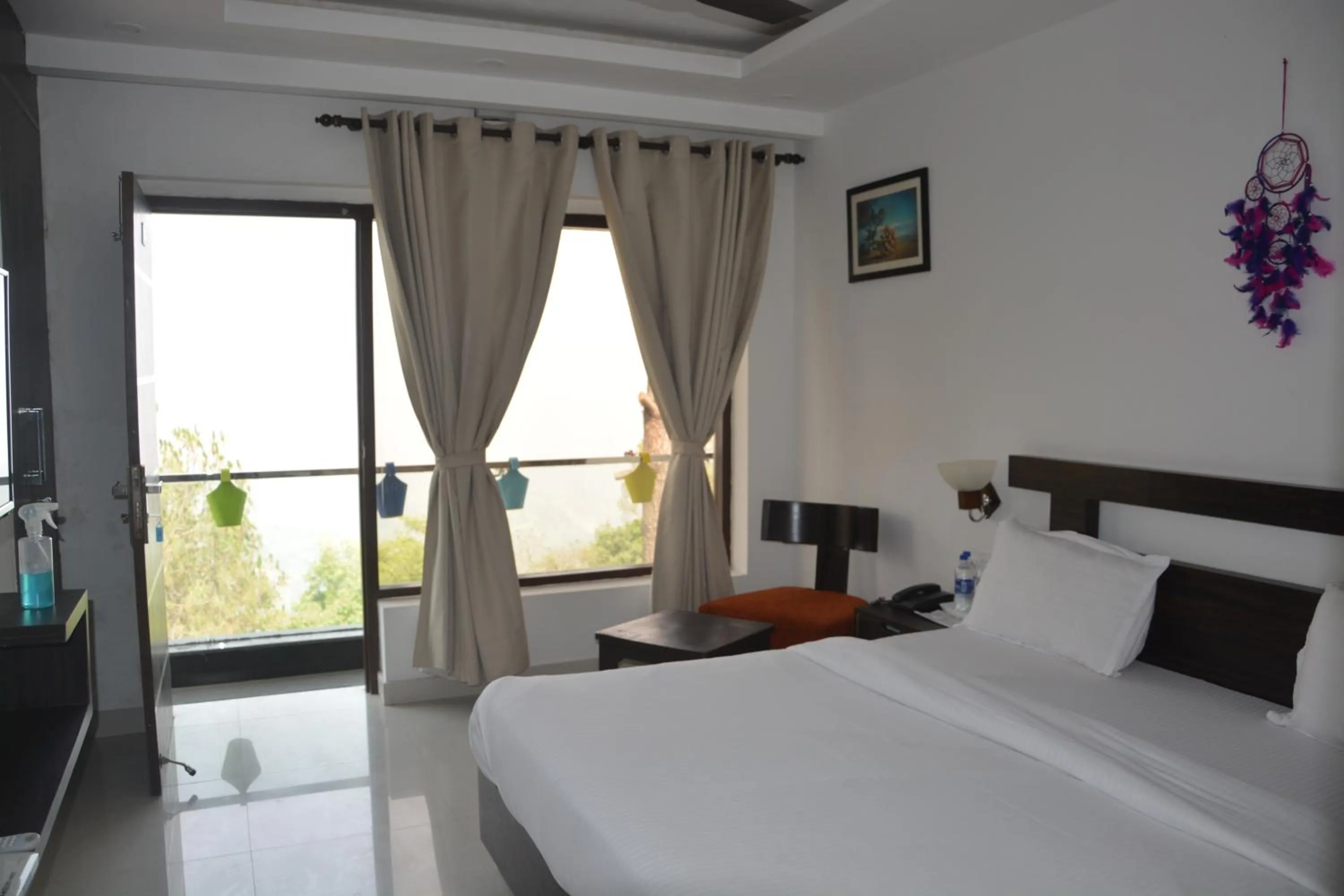 Bed in The Golden Sunrise Hotel