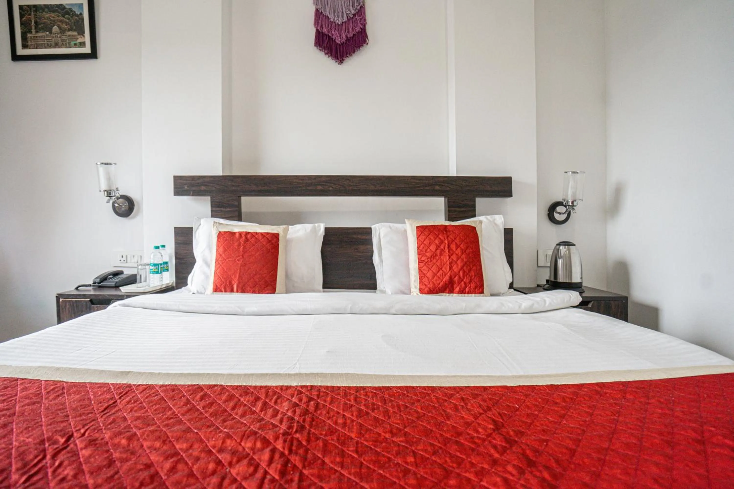 Bed in The Golden Sunrise Hotel