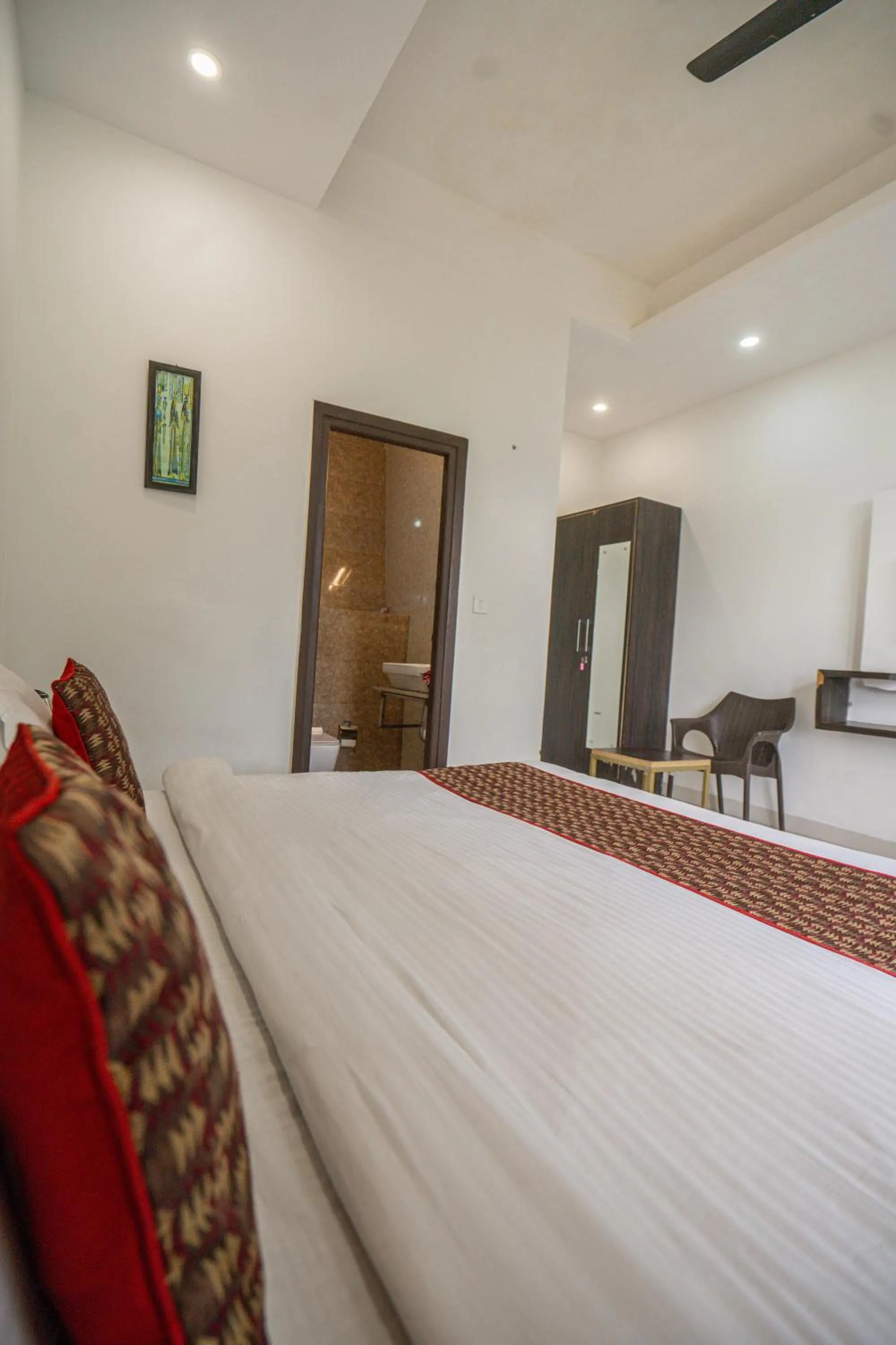 Bed in The Golden Sunrise Hotel