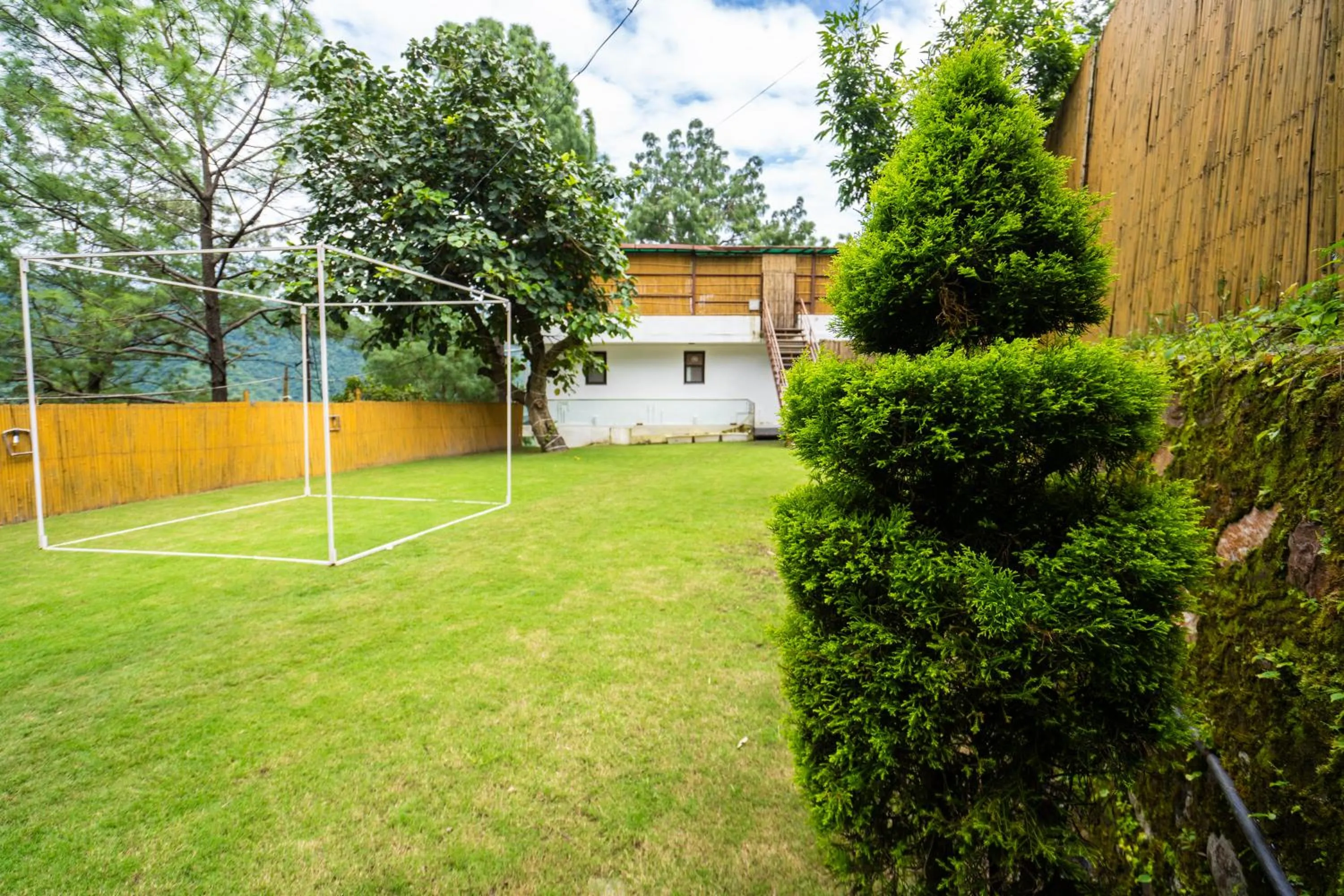 Garden in The Golden Sunrise Hotel