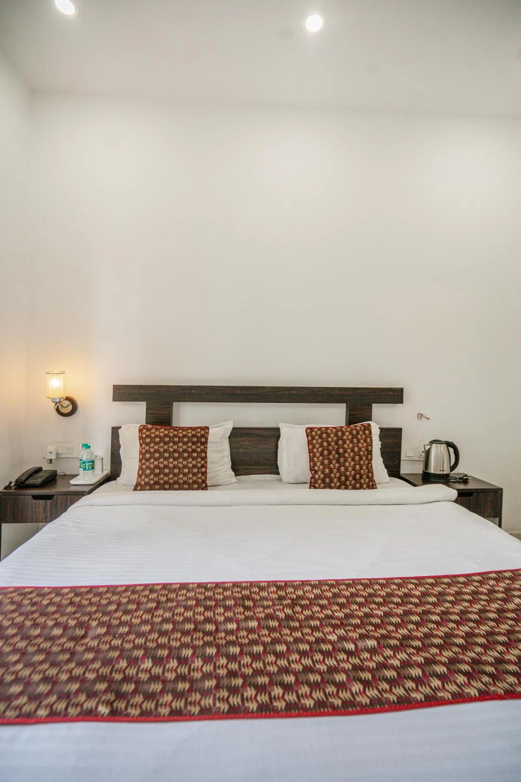 Bed in The Golden Sunrise Hotel