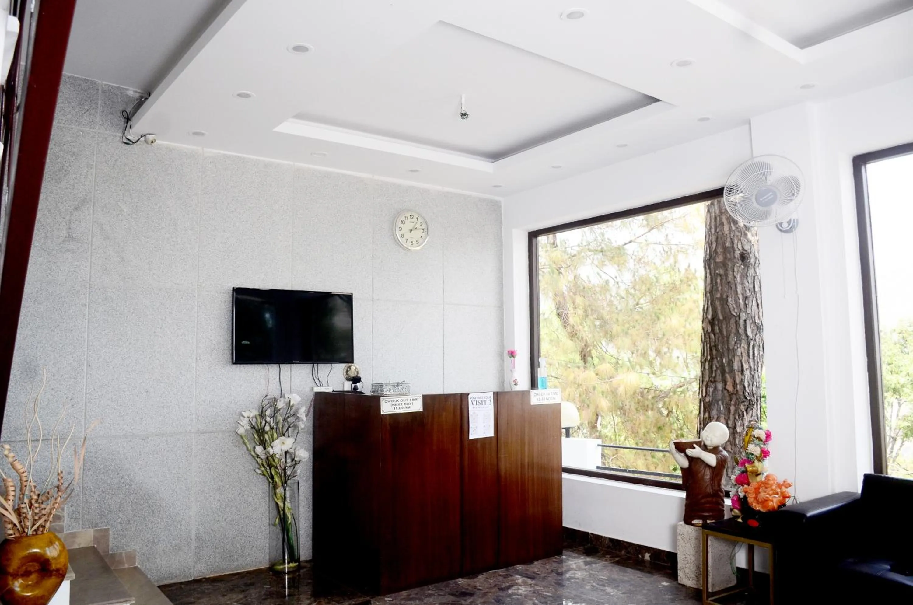 Lobby or reception in The Golden Sunrise Hotel