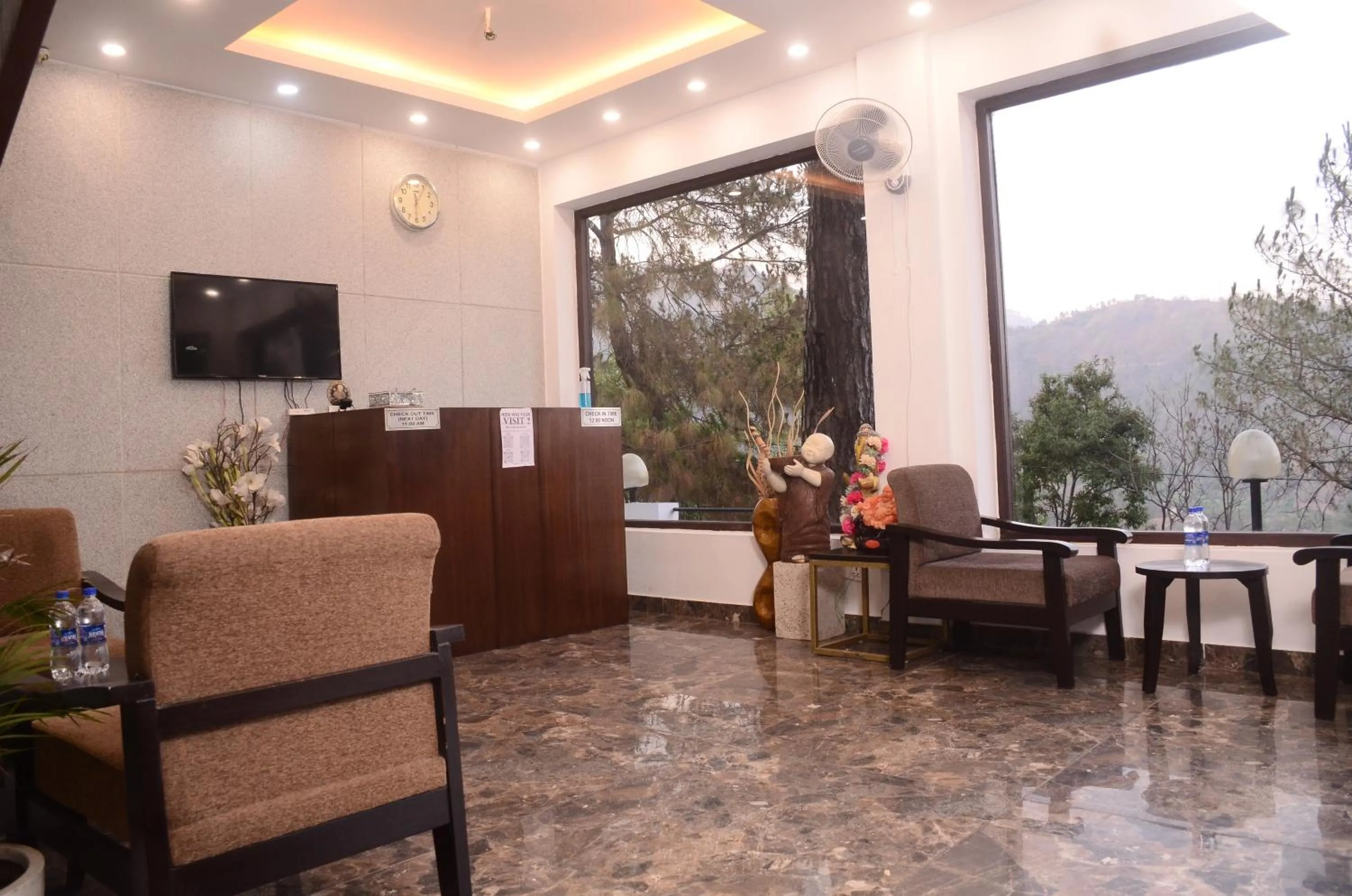 Lobby or reception in The Golden Sunrise Hotel