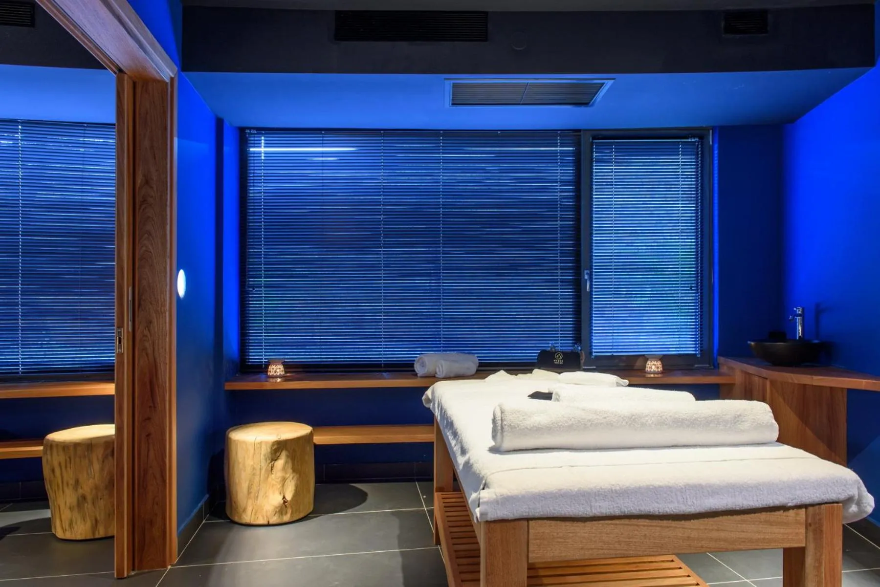 Massage in Lyttos Mare