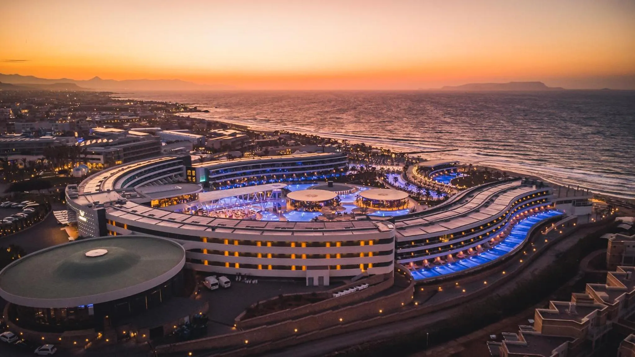 Property building in Lyttos Mare