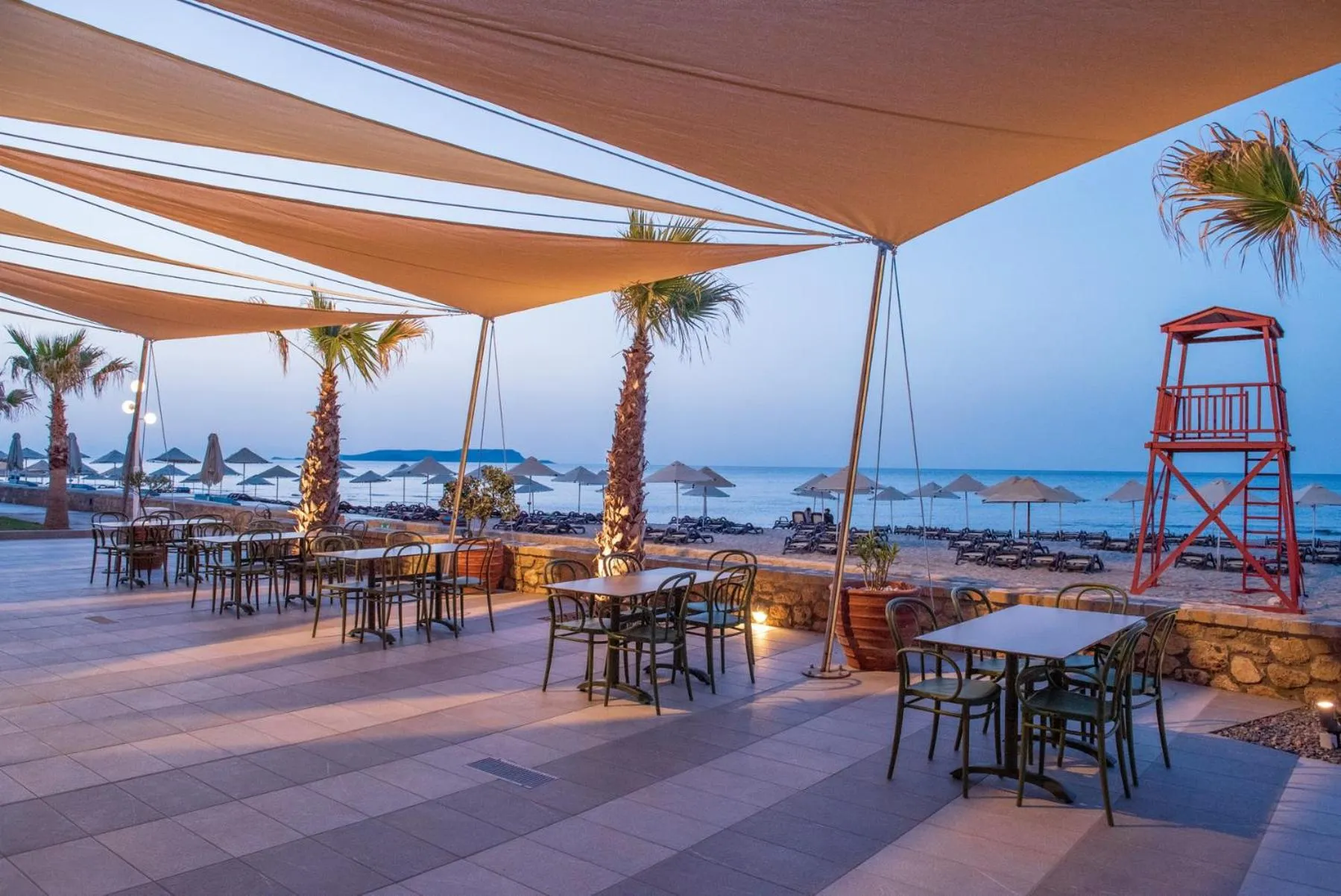 Restaurant/places to eat in Lyttos Mare