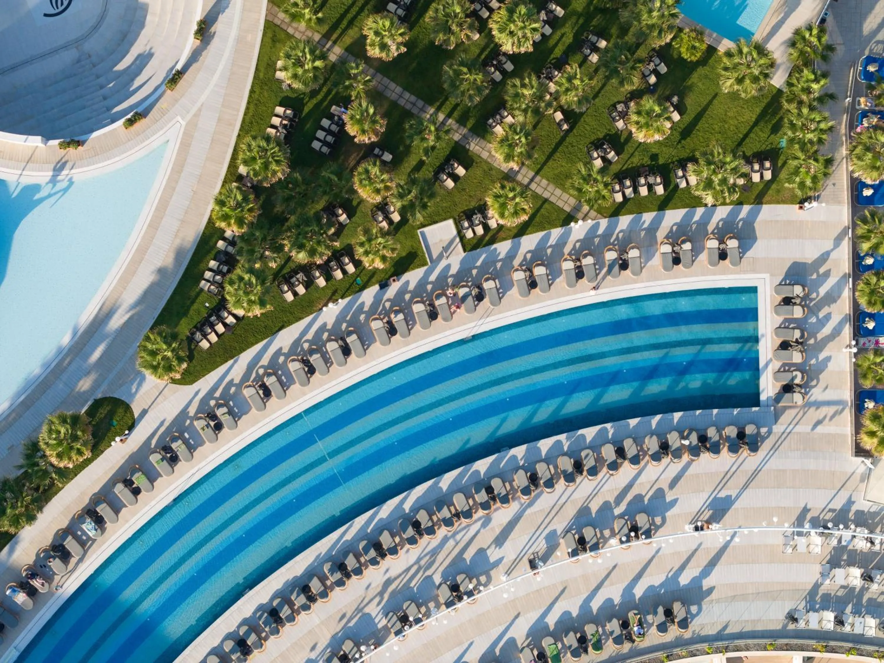 Swimming pool in Lyttos Mare