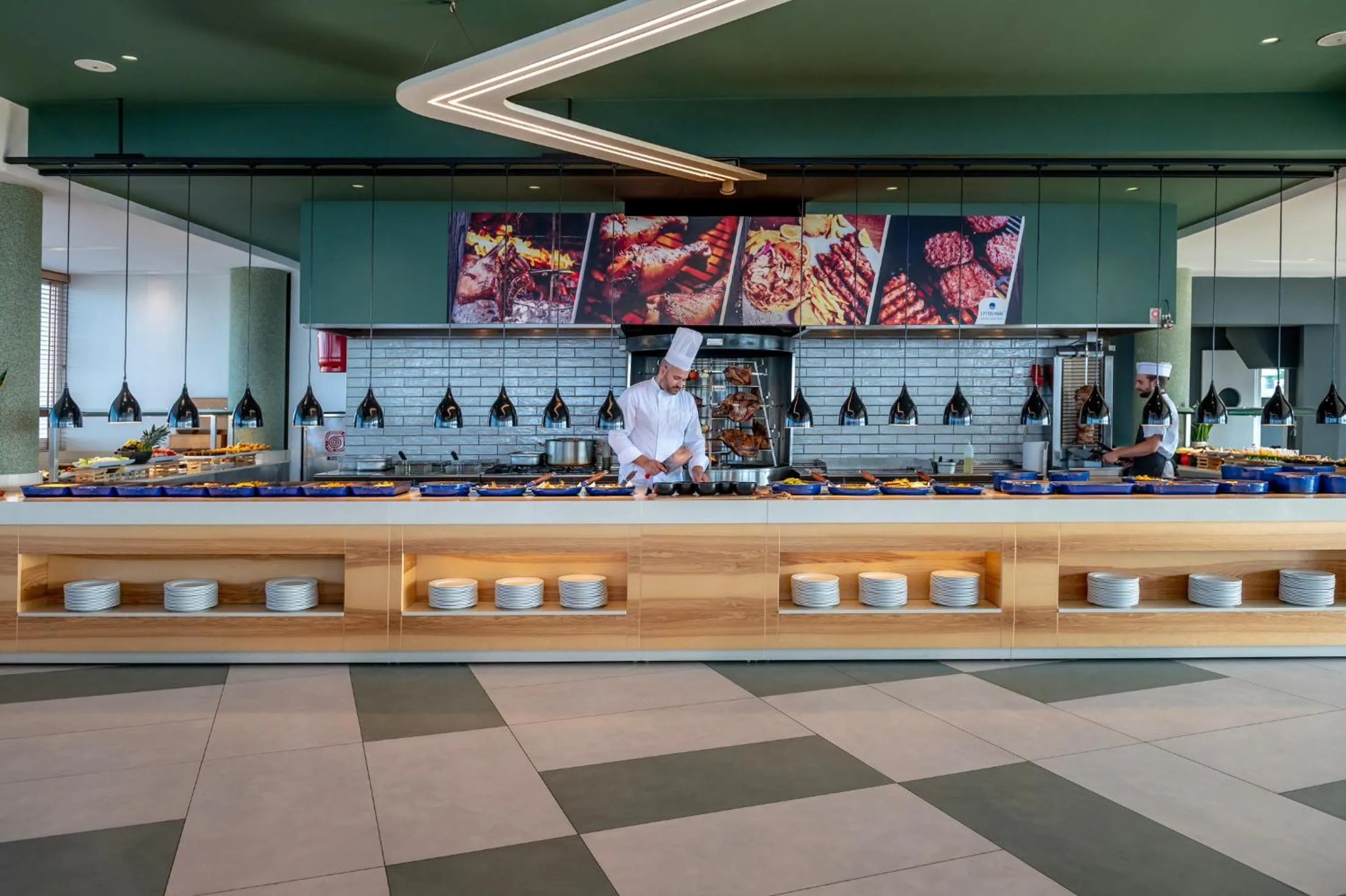 Restaurant/places to eat in Lyttos Mare