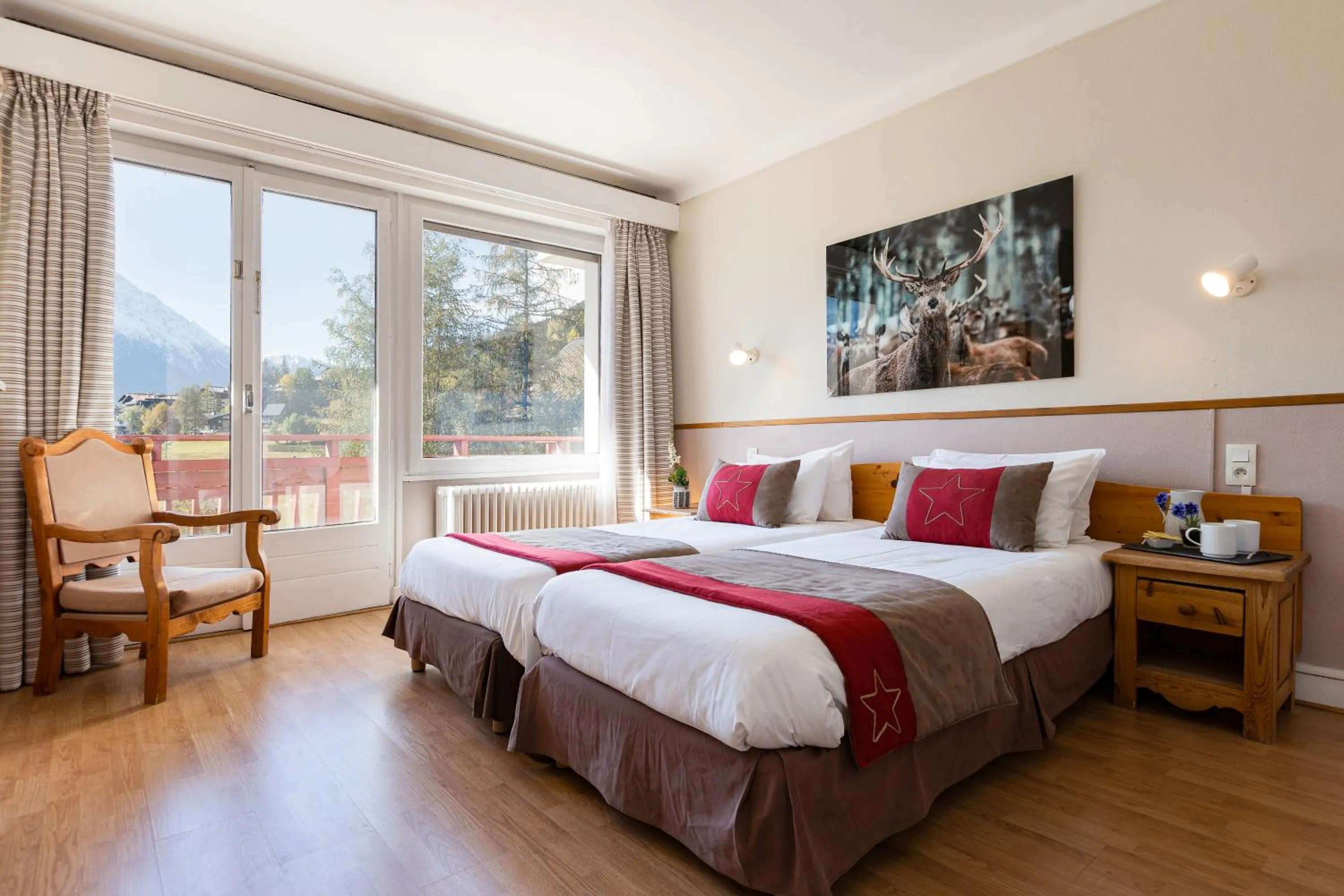 Balcony/Terrace, Bed in Chalet Hôtel La Sapinière