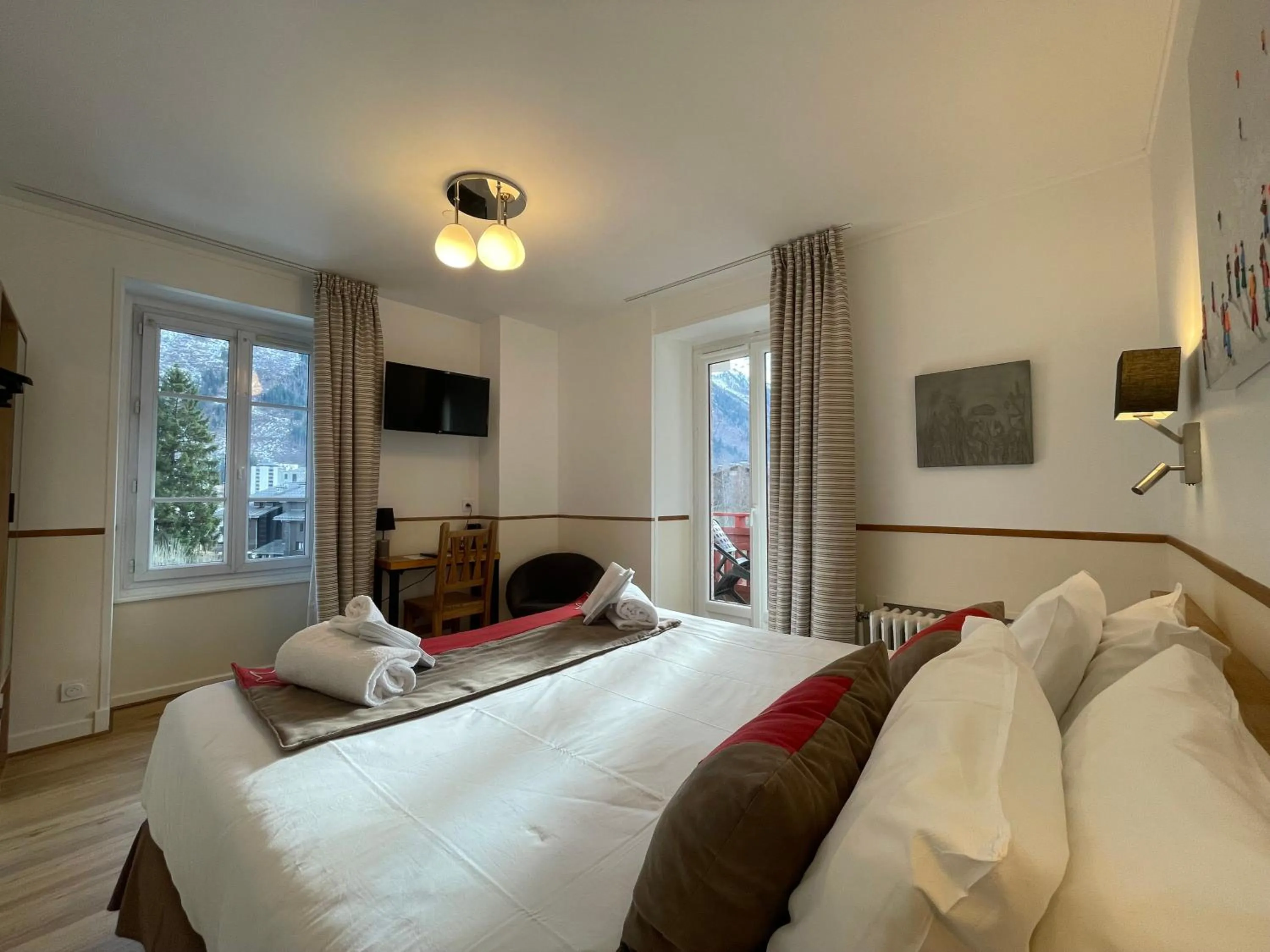 Bedroom, Bed in Chalet Hôtel La Sapinière