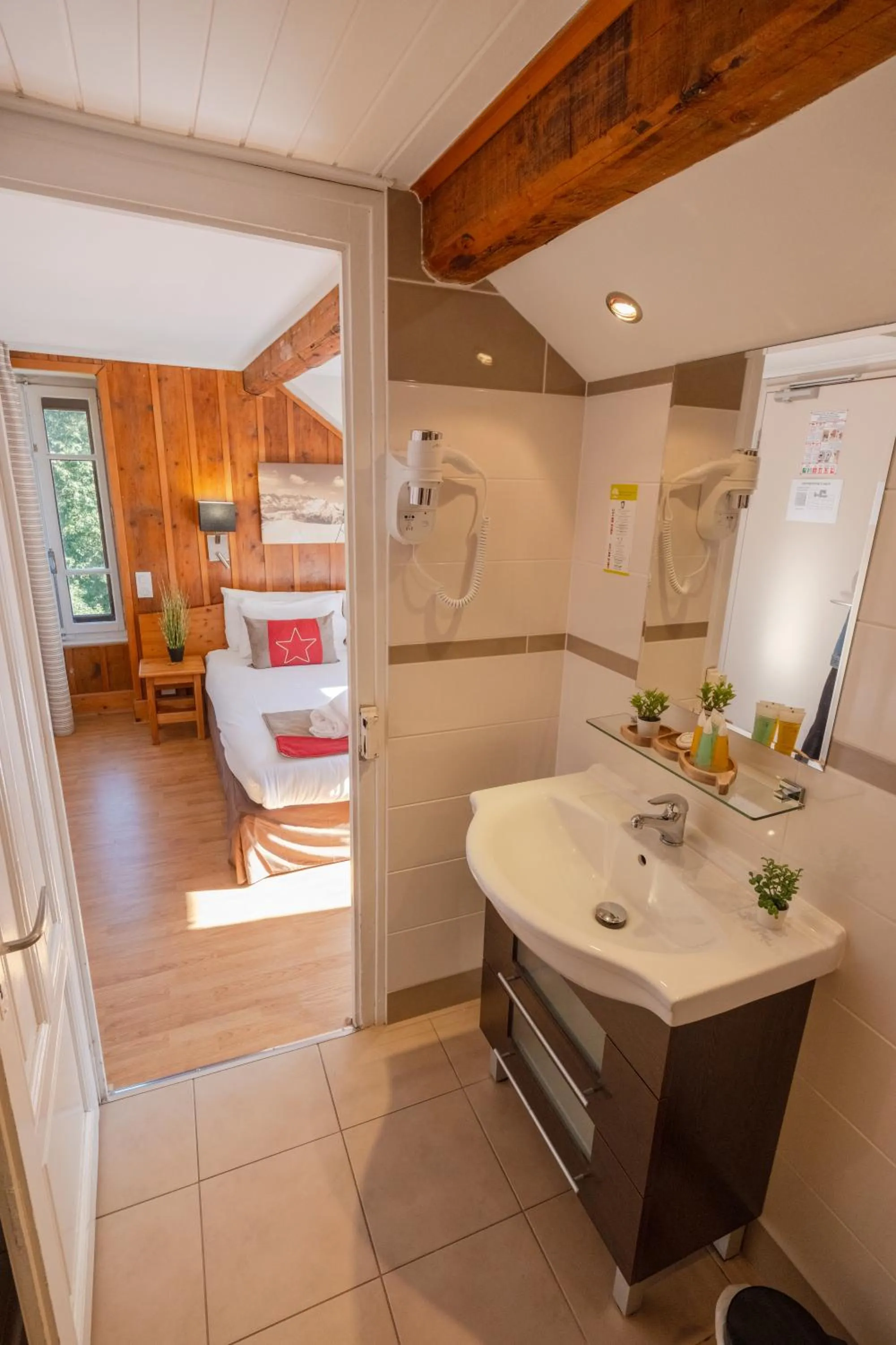 Bathroom in Chalet Hôtel La Sapinière