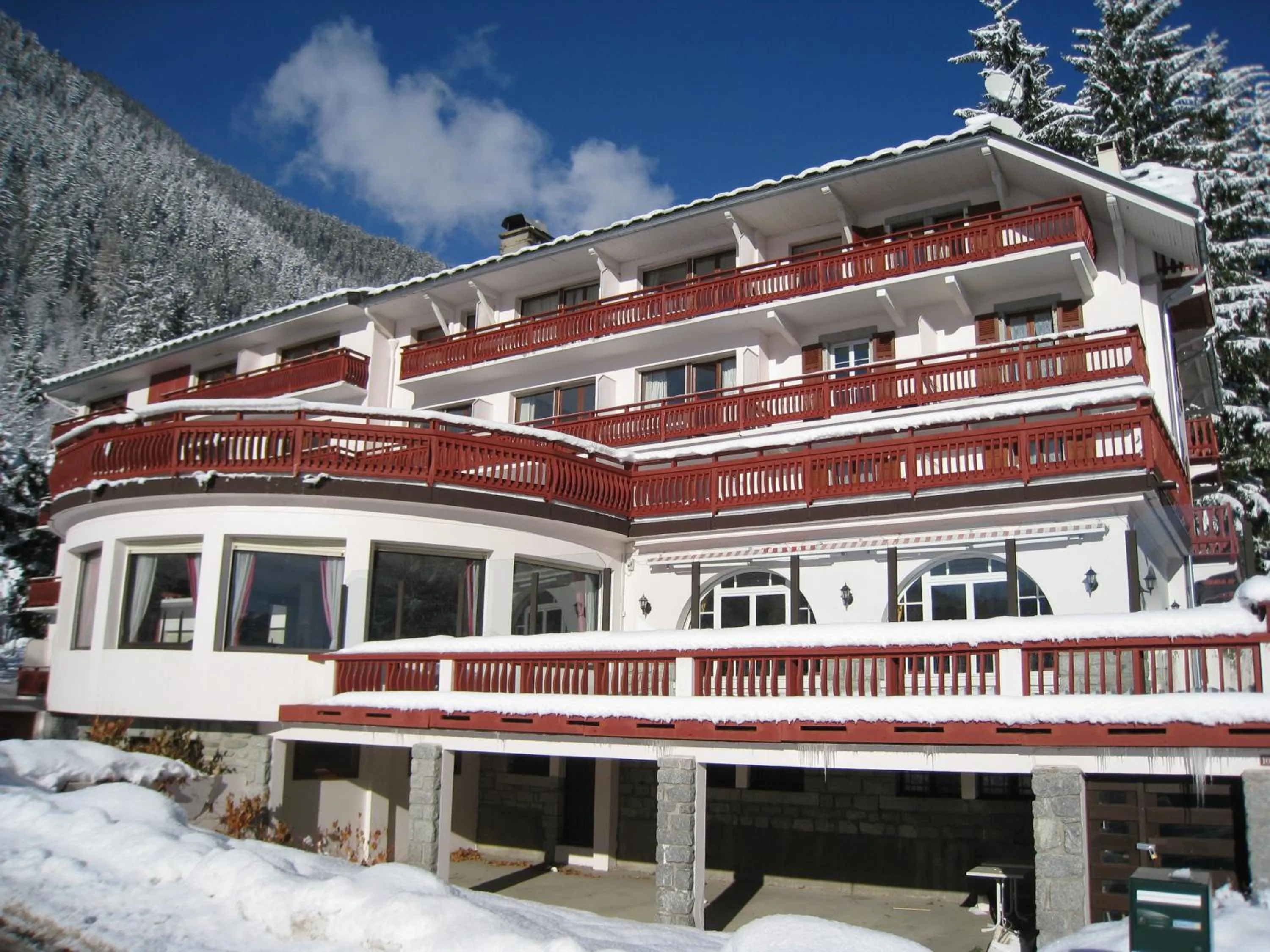 Property building in Chalet Hôtel La Sapinière