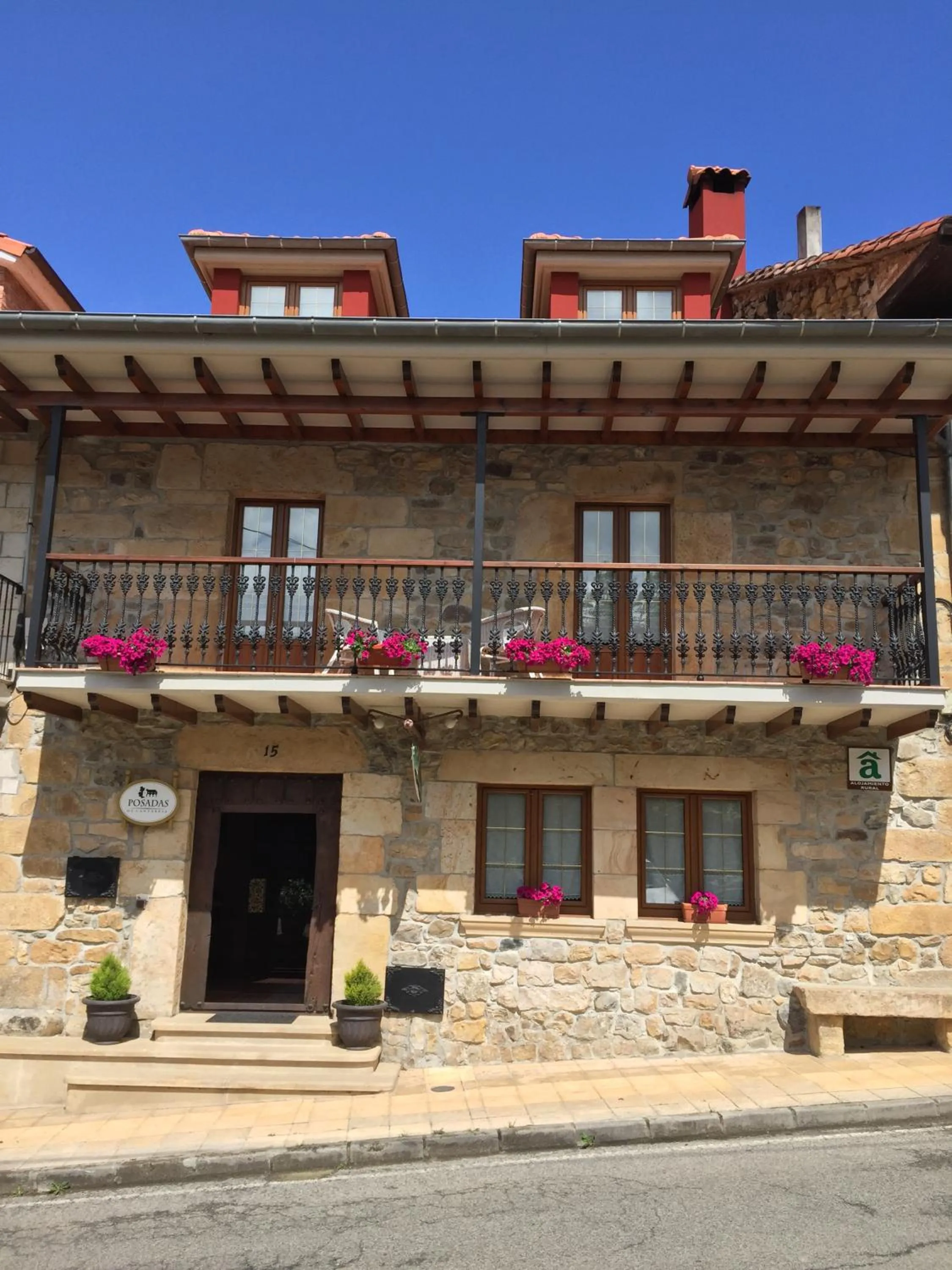 Facade/entrance in Posada de Villacarriedo