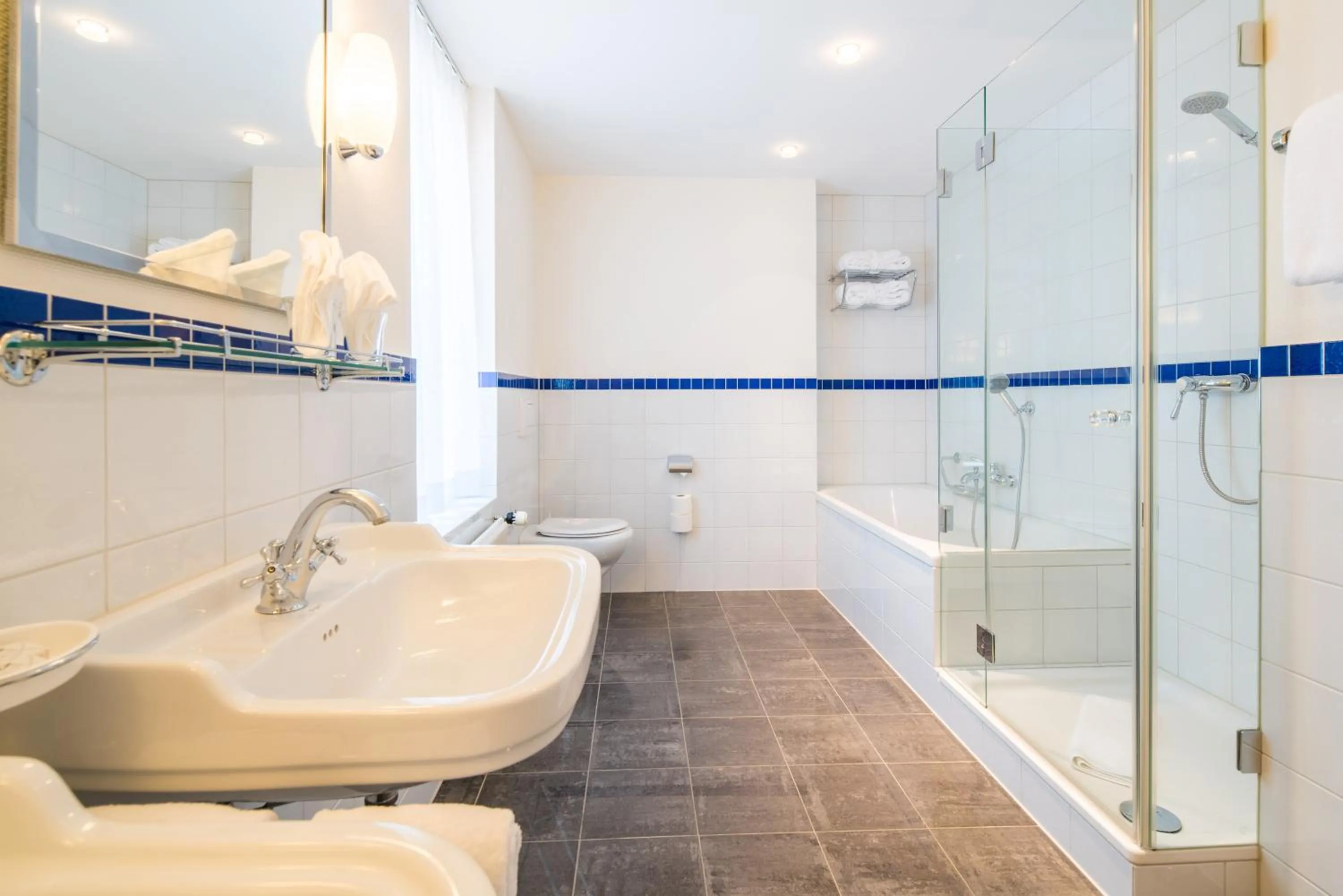 Photo of the whole room in Seehotel Gotthard