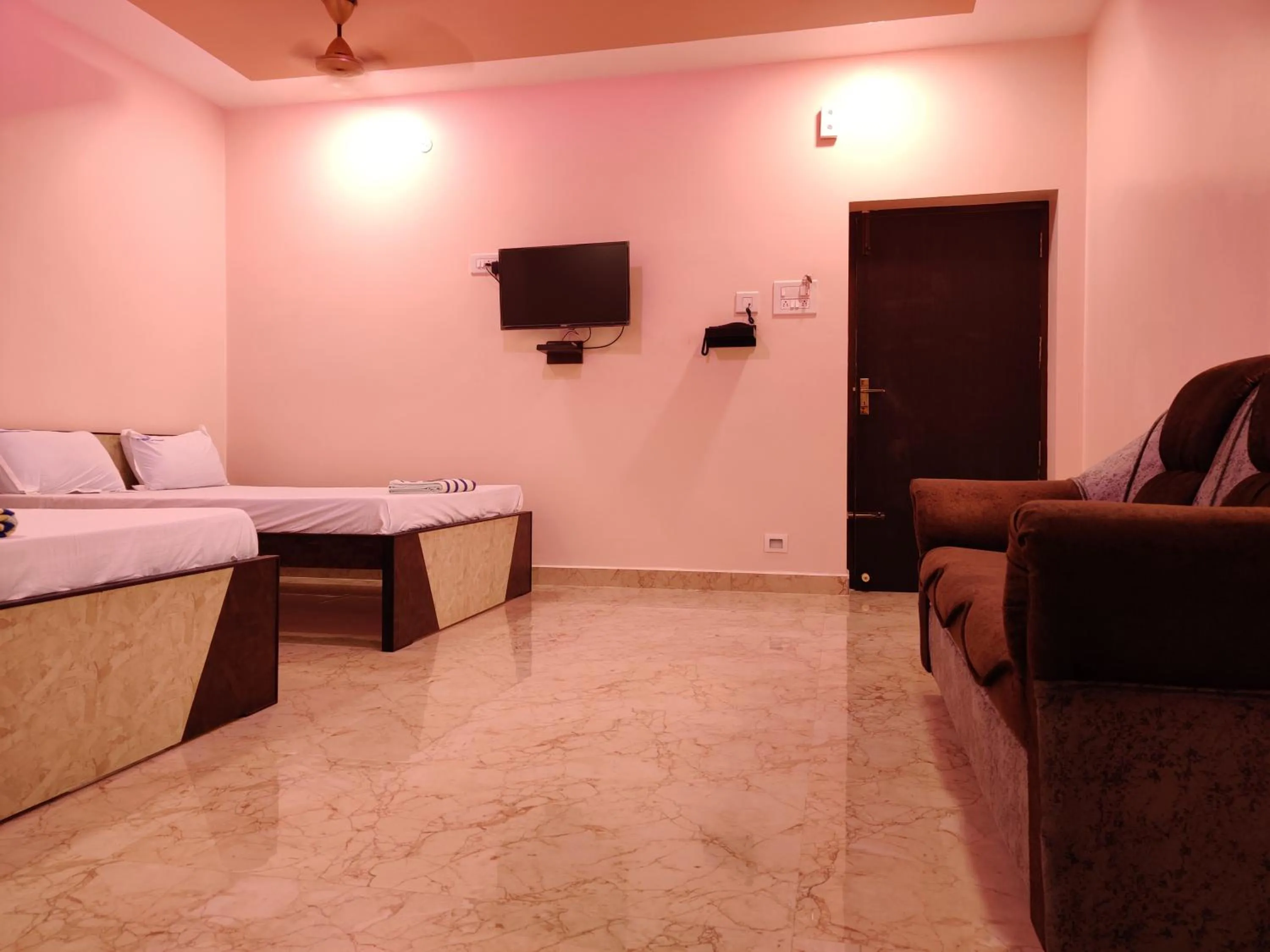 Bed in Sivamurugan residency