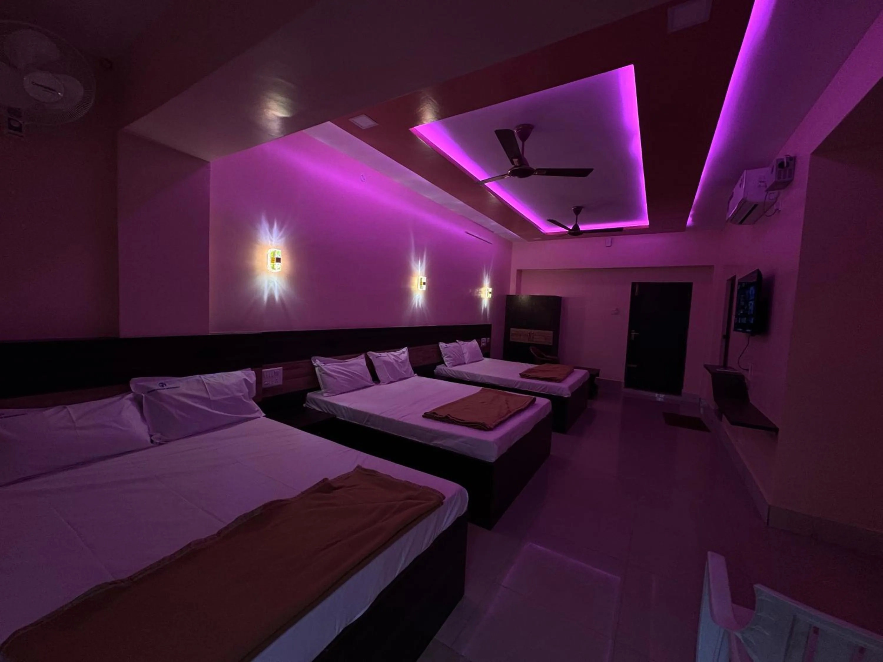 VIP, Bed in Sivamurugan residency