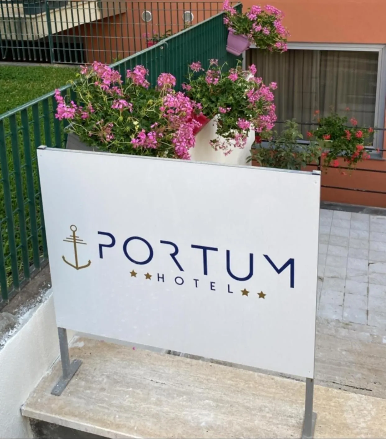 Property building in Hotel Portum