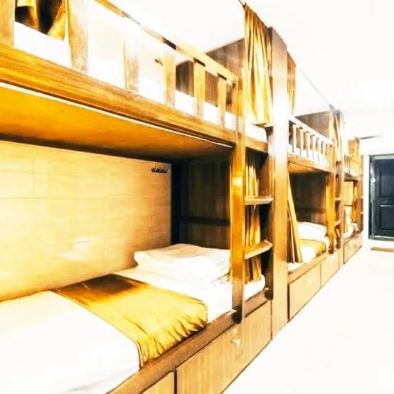 Bed in Awesome Dormitory Male Only