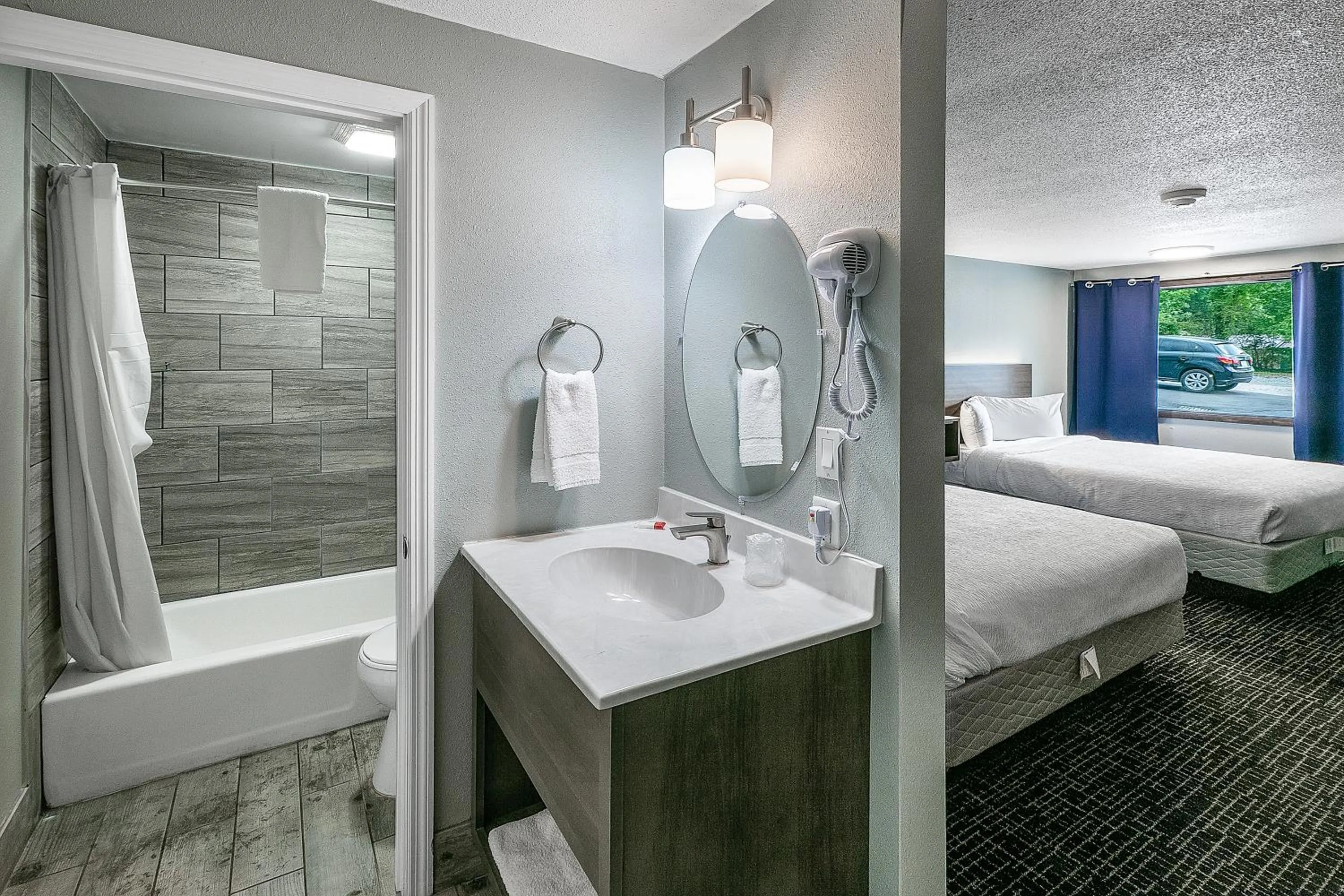 Bed in Gatlinburg Mountain Inn