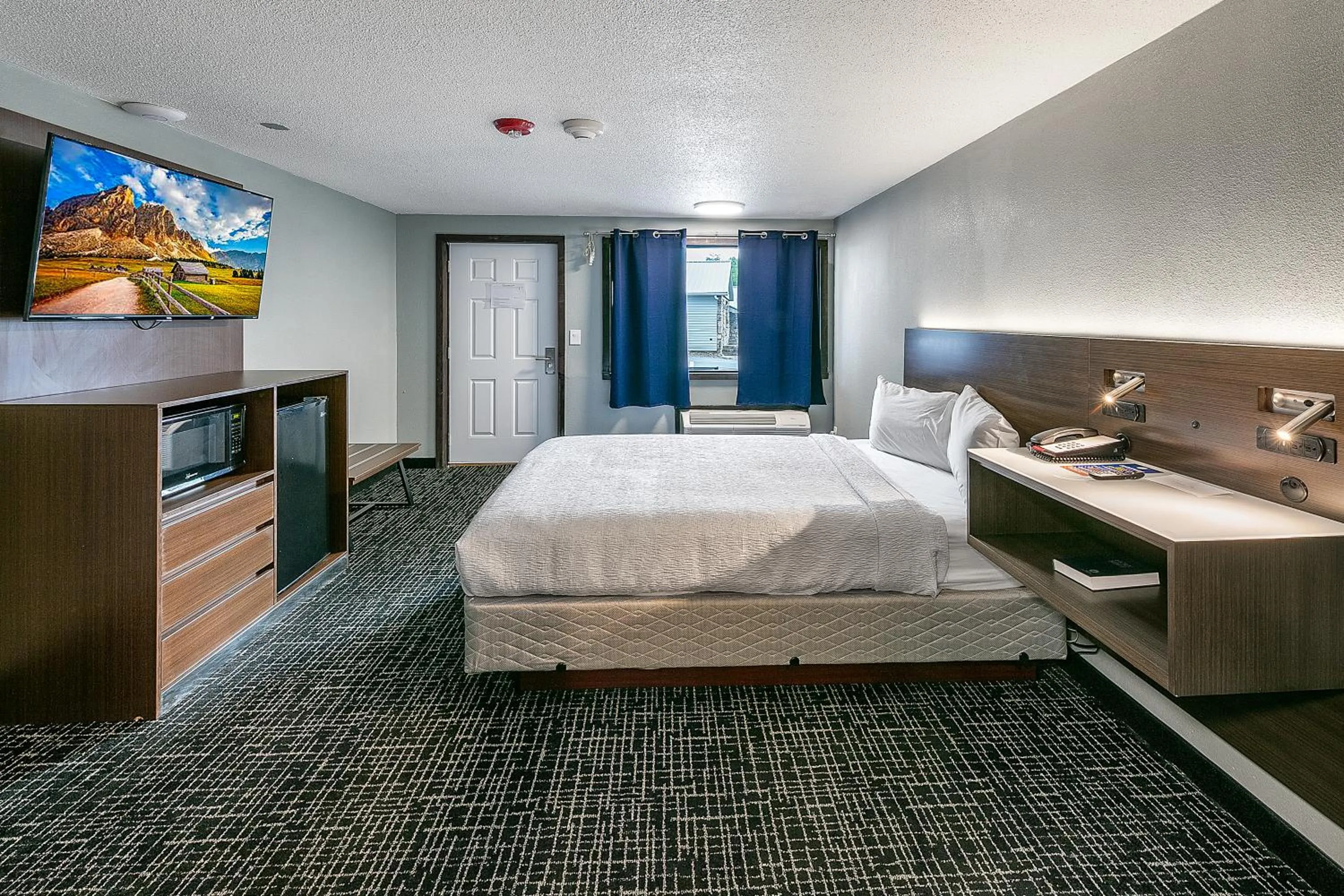 Bed in Gatlinburg Mountain Inn