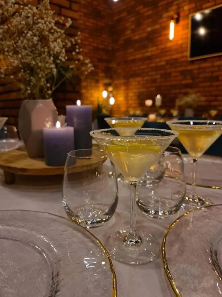 Restaurant/places to eat in ELVIRA SELECTION by Lotus